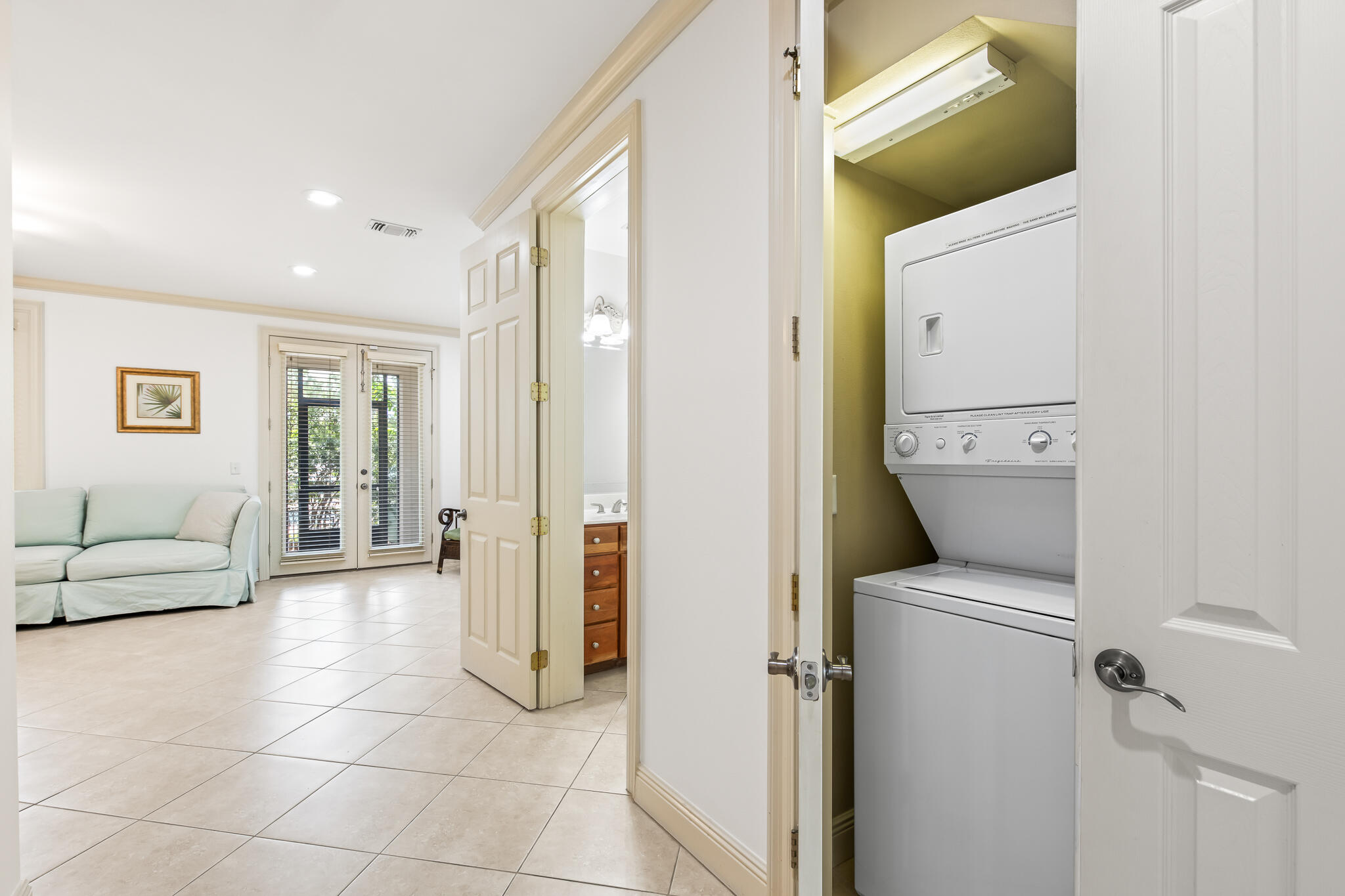 Gulf Place Courtyard - Residential