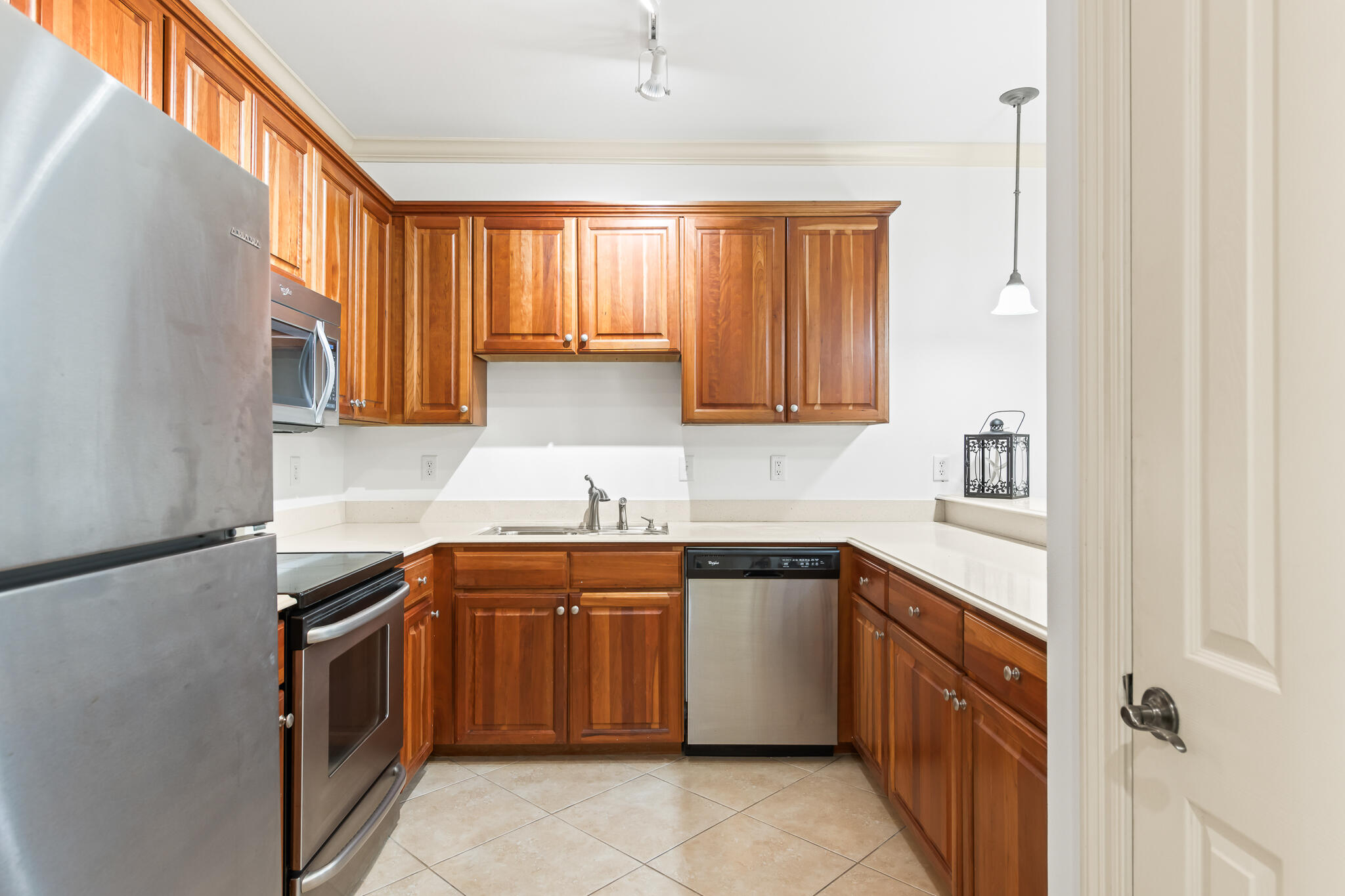 Gulf Place Courtyard - Residential