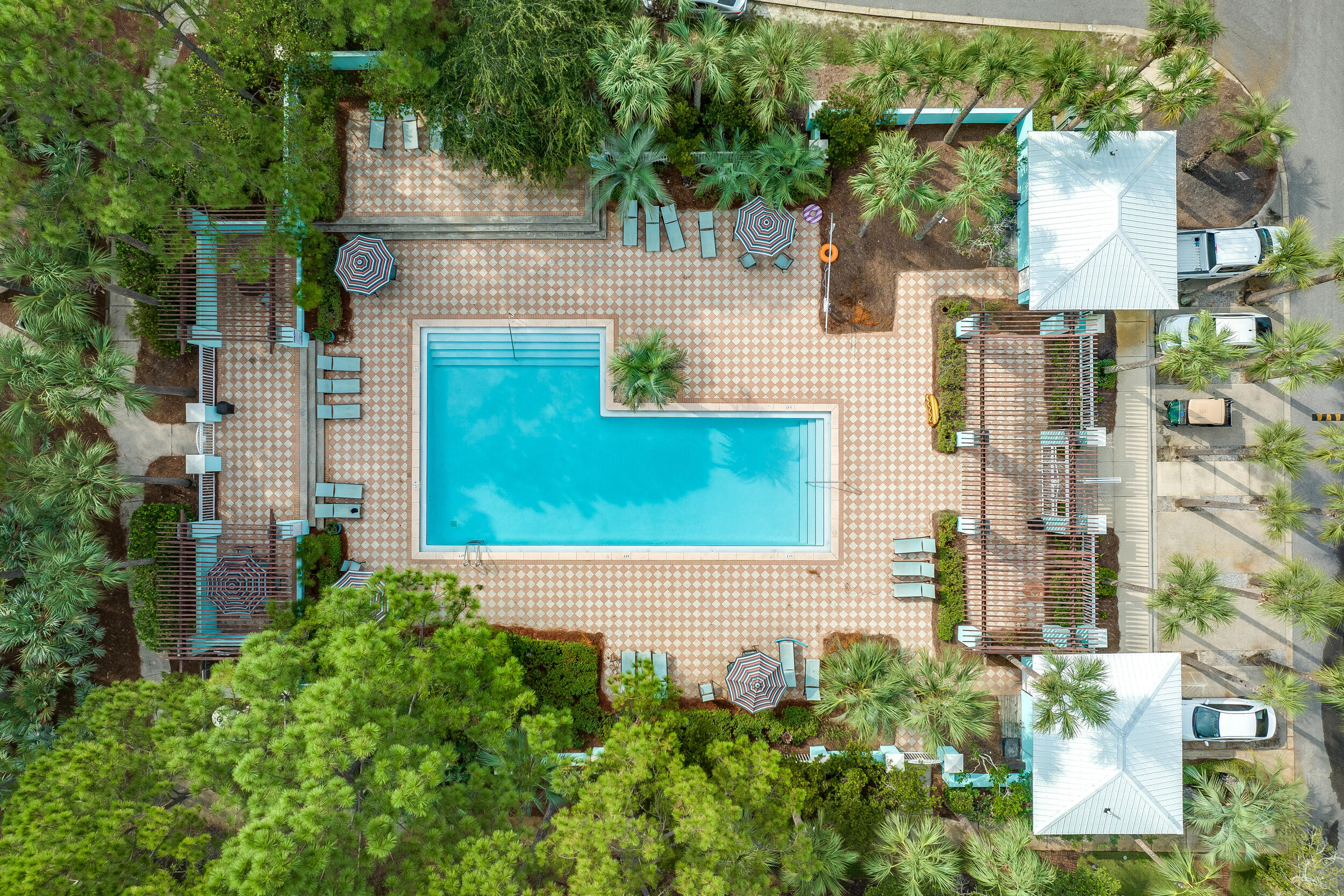 Gulf Place Courtyard - Residential