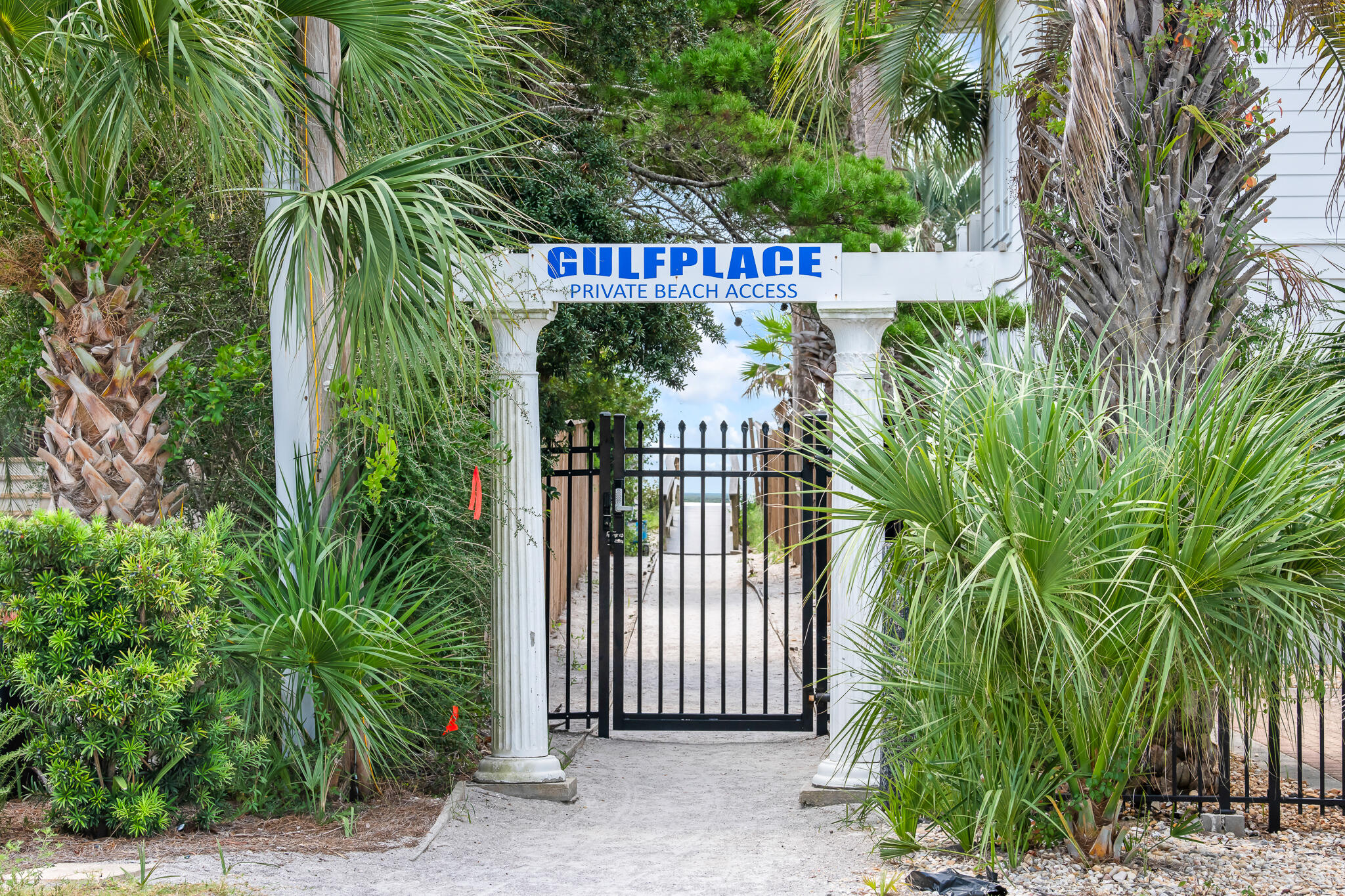 Gulf Place Courtyard - Residential