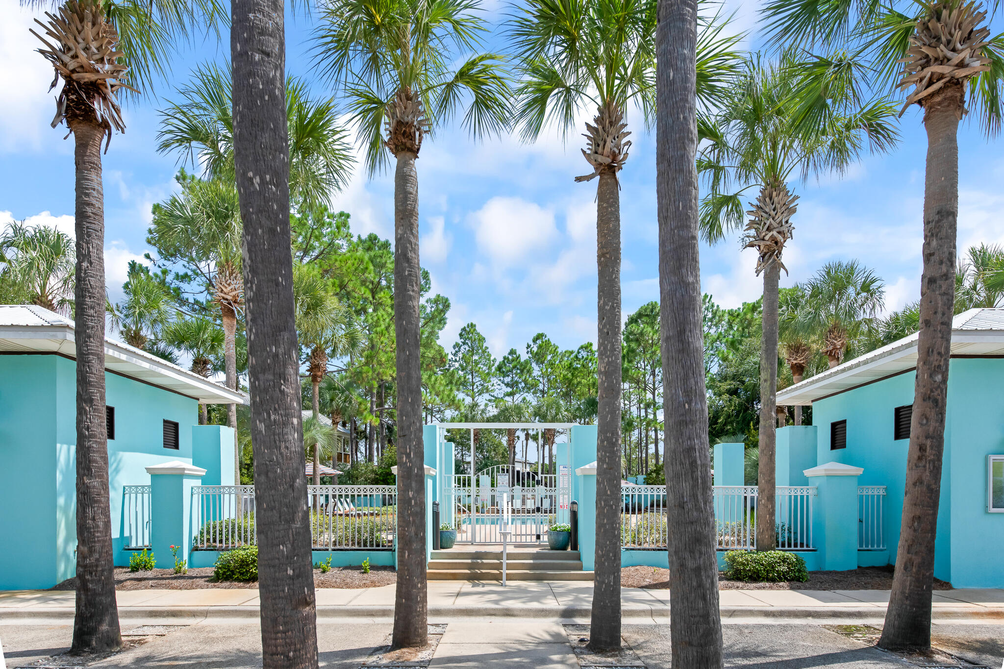 Gulf Place Courtyard - Residential