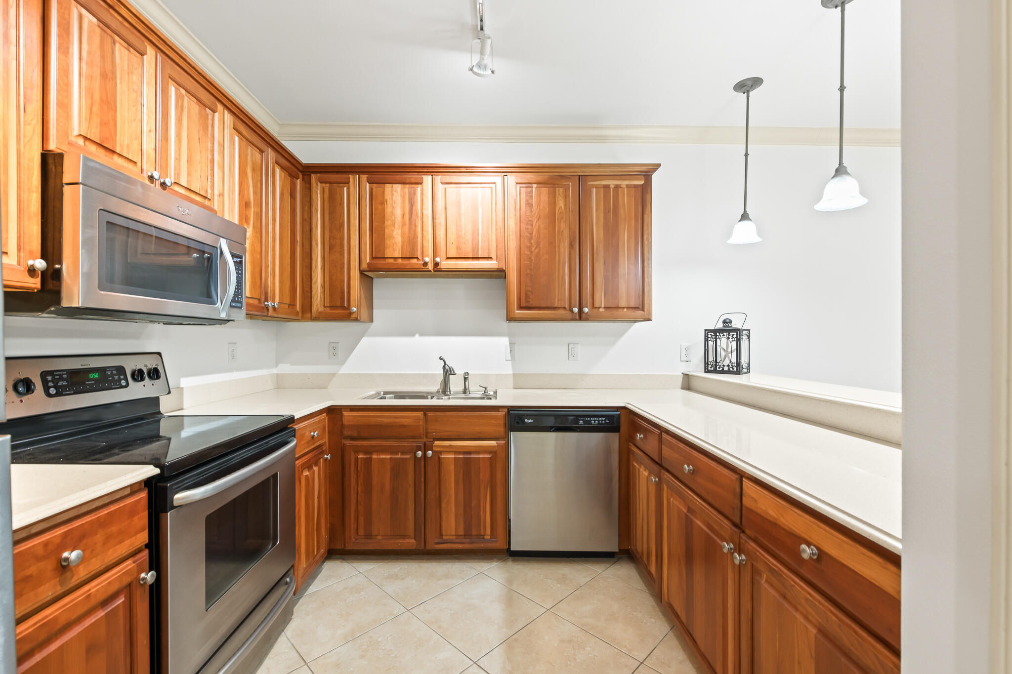 Gulf Place Courtyard - Residential