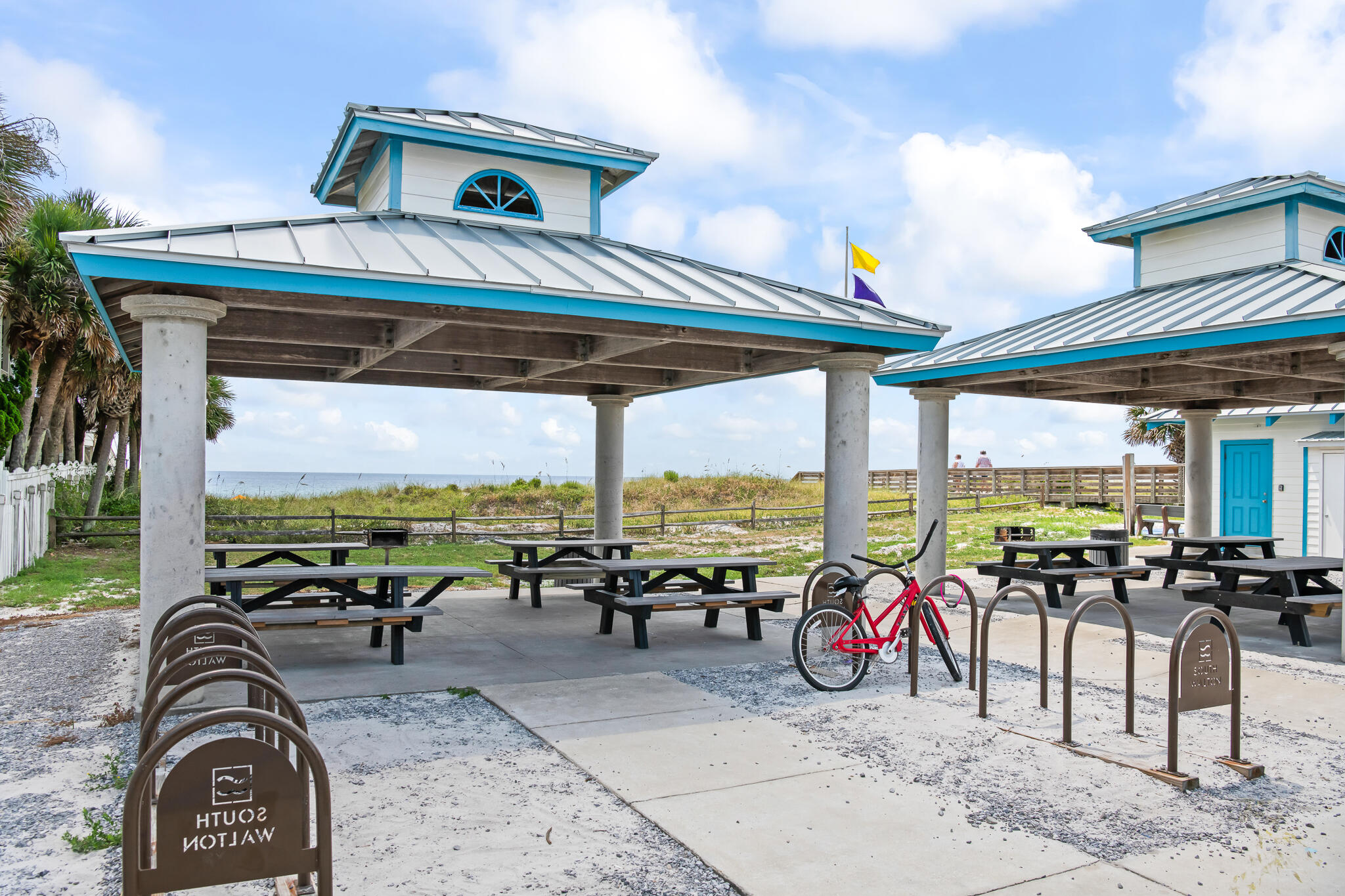 Gulf Place Courtyard - Residential
