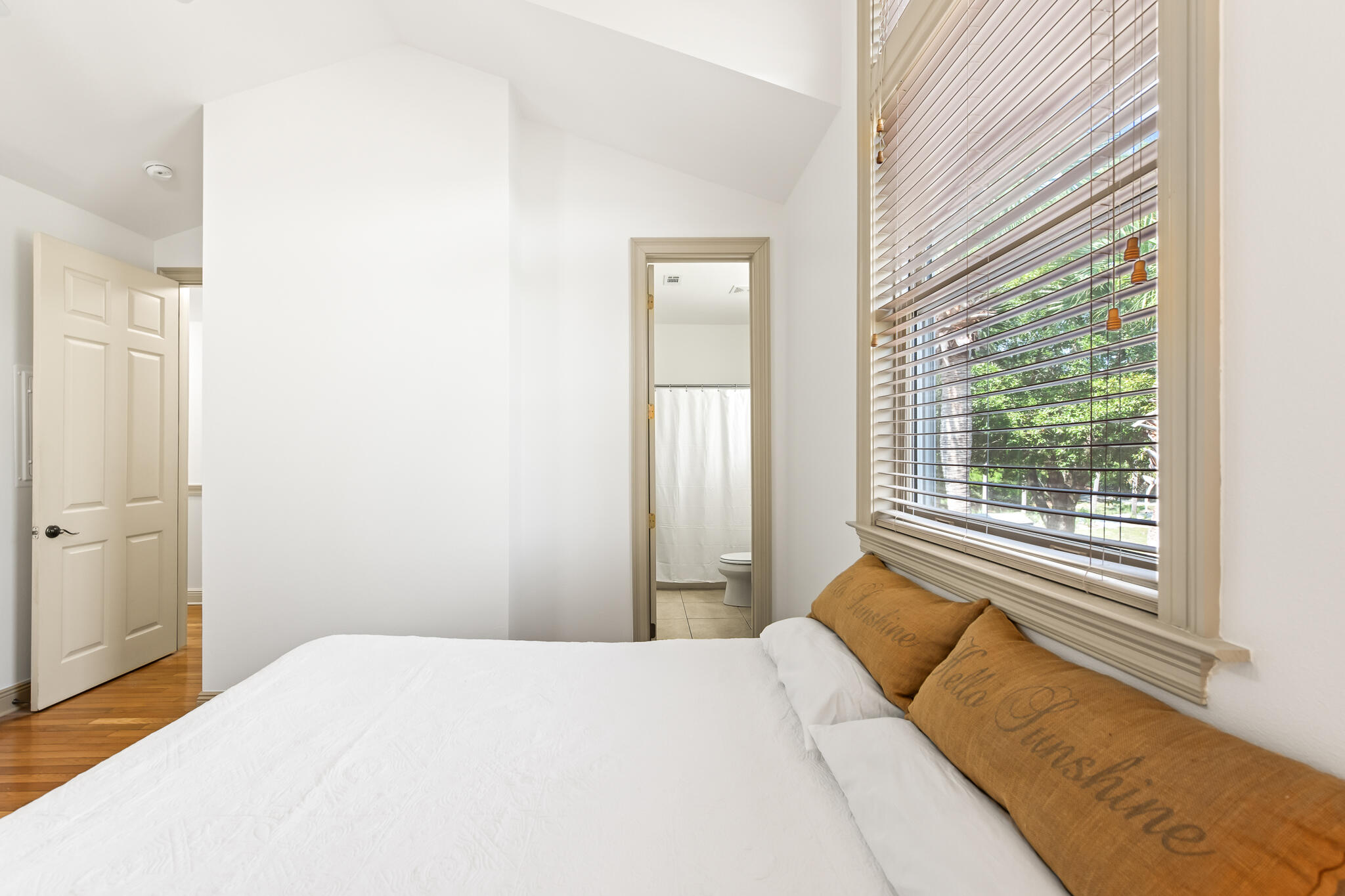 Gulf Place Courtyard - Residential