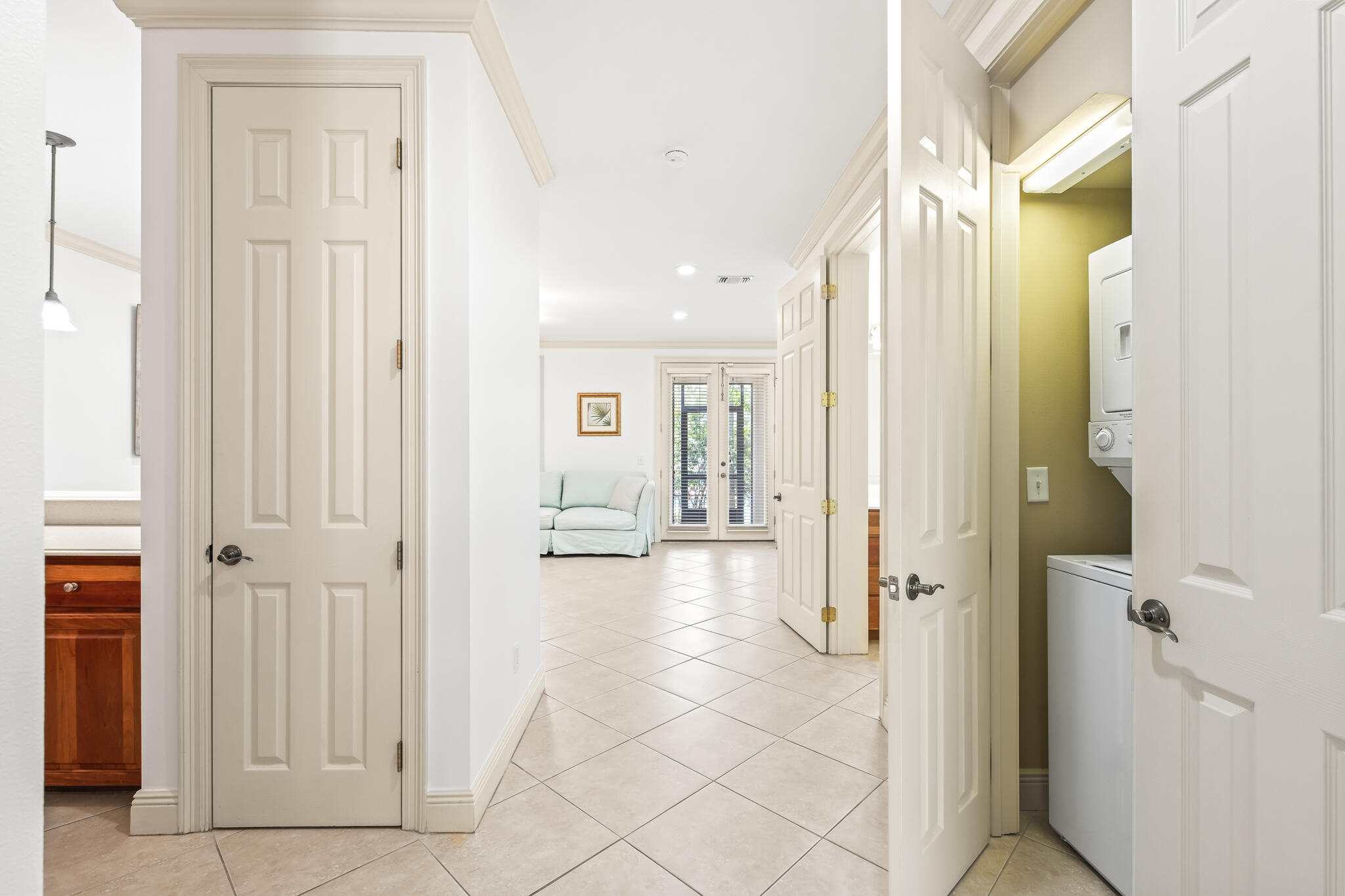 Gulf Place Courtyard - Residential