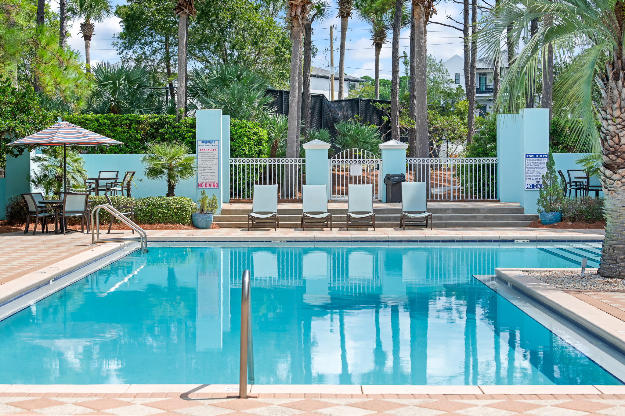 Gulf Place Courtyard - Residential