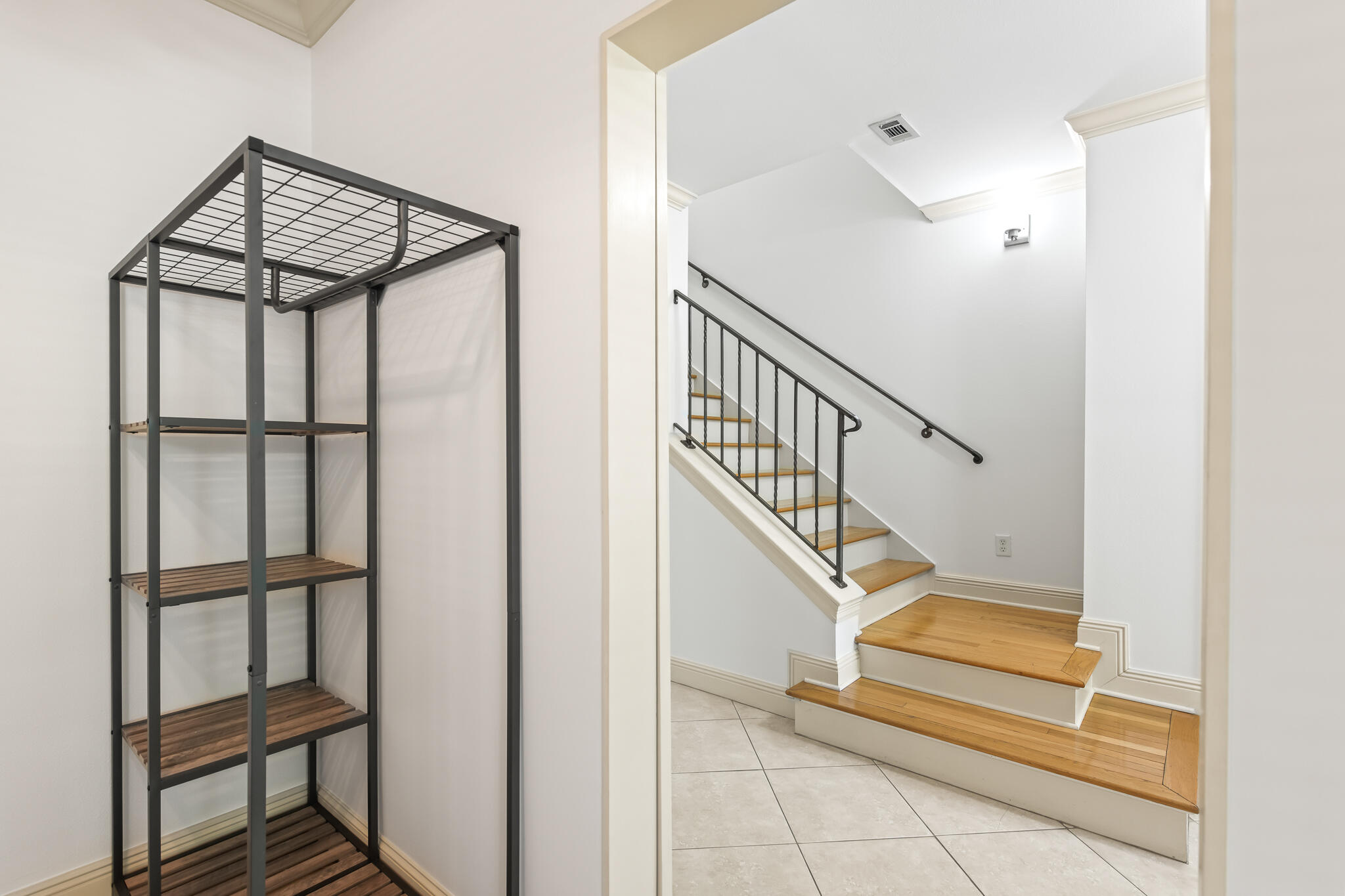 Gulf Place Courtyard - Residential