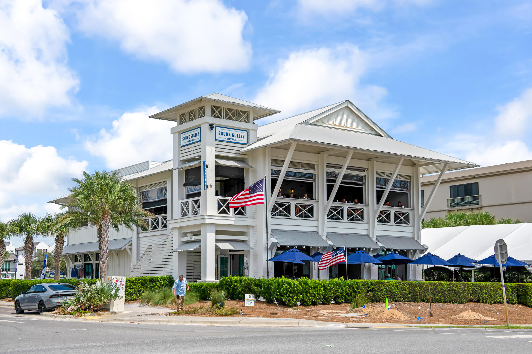 Gulf Place Courtyard - Residential