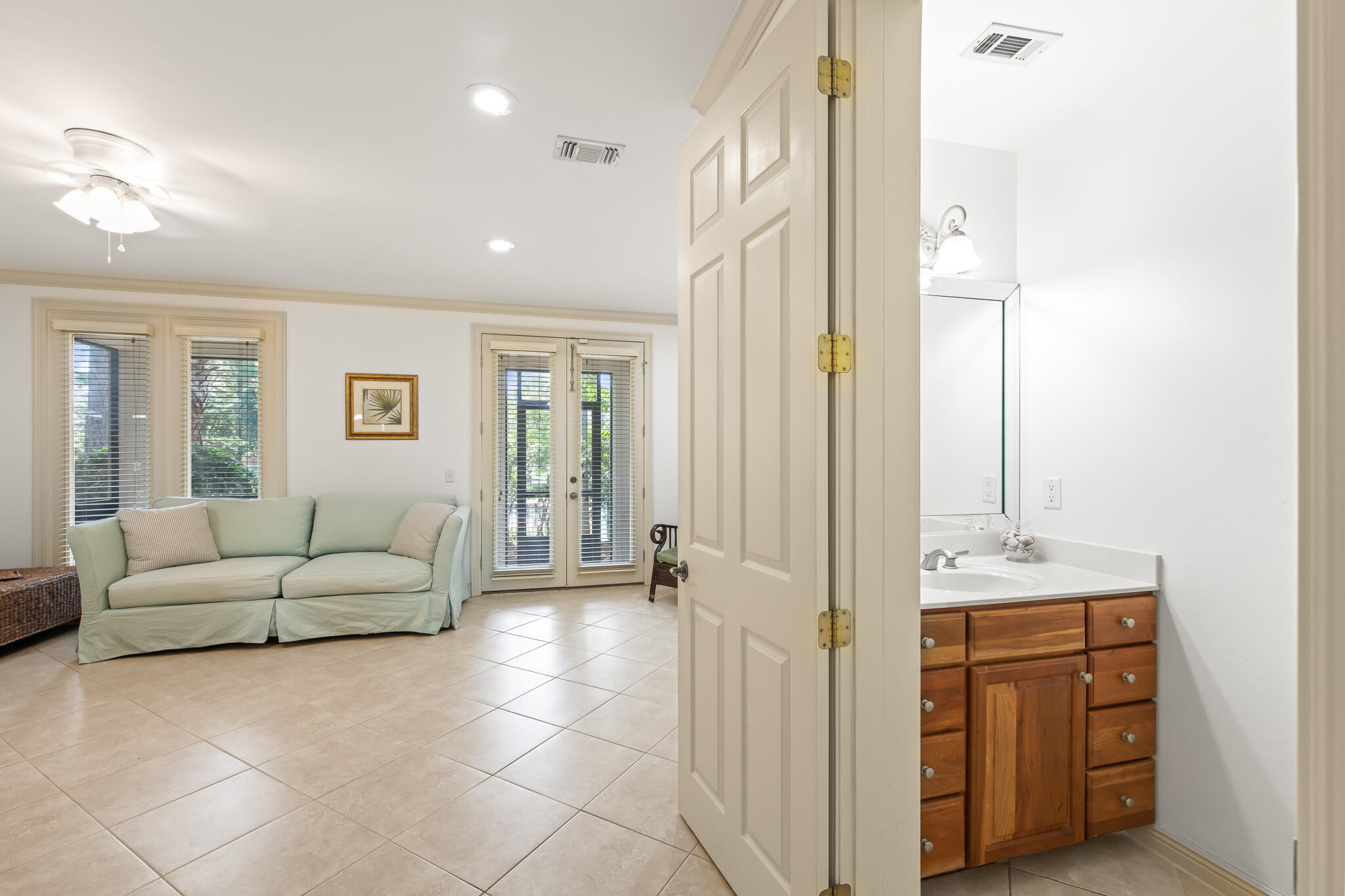 Gulf Place Courtyard - Residential