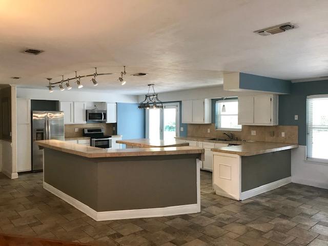 INDIAN BAYOU - Residential Lease