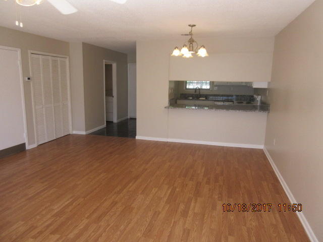 PINE SHADOWS T/H - Residential