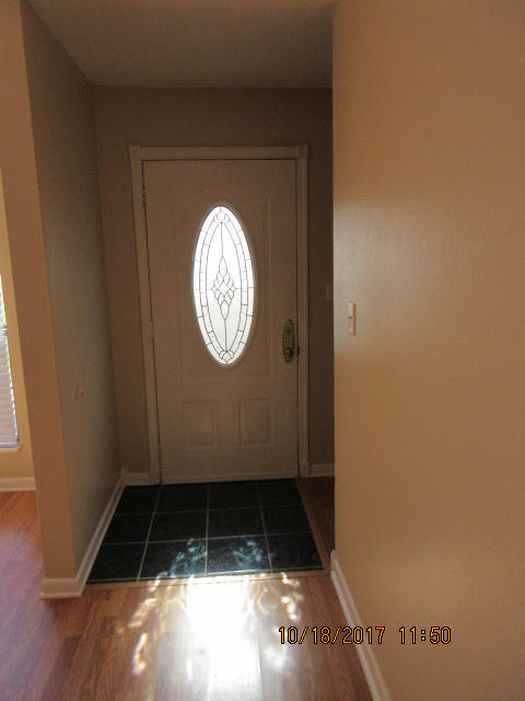 PINE SHADOWS T/H - Residential