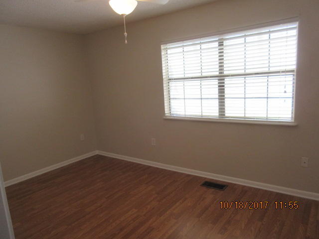 PINE SHADOWS T/H - Residential