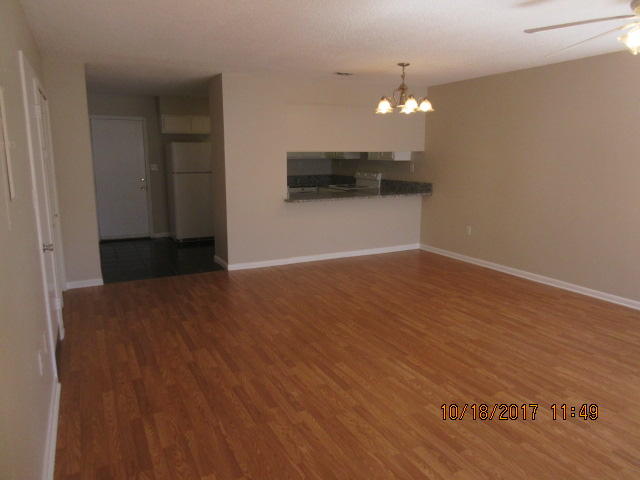 PINE SHADOWS T/H - Residential