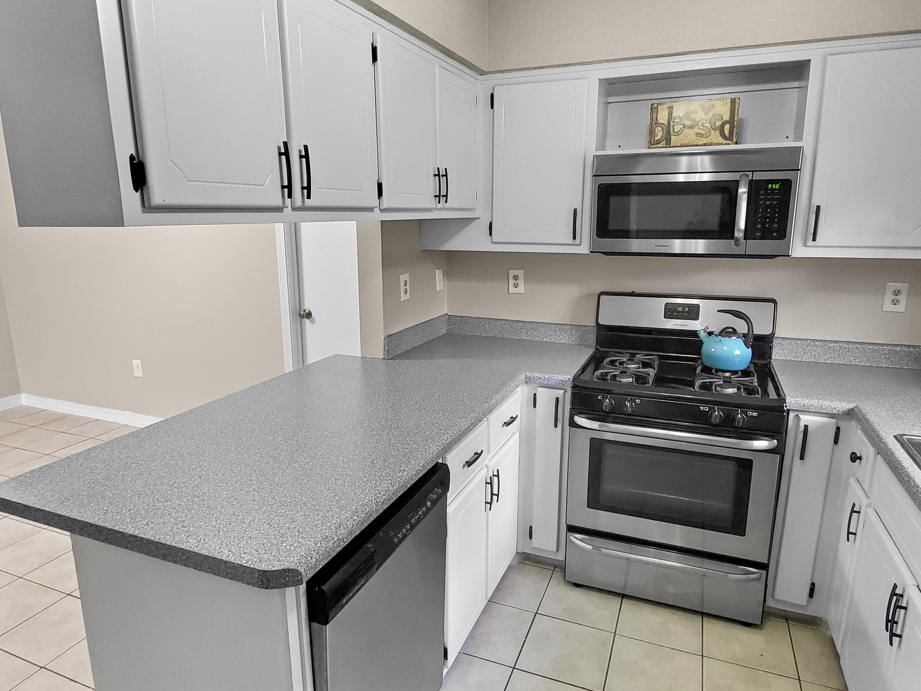 SHOAL CREEK MANOR - Residential