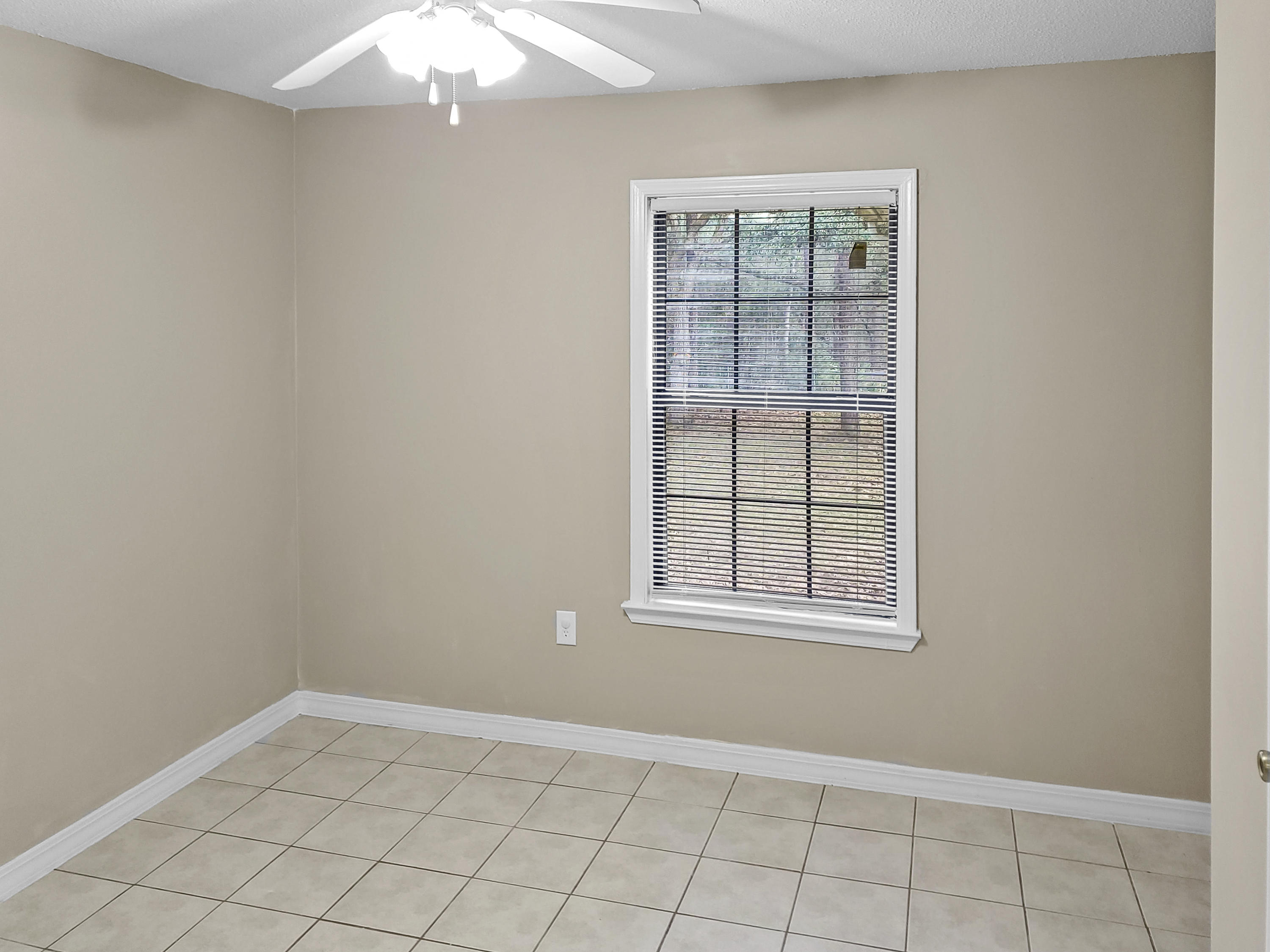 SHOAL CREEK MANOR - Residential