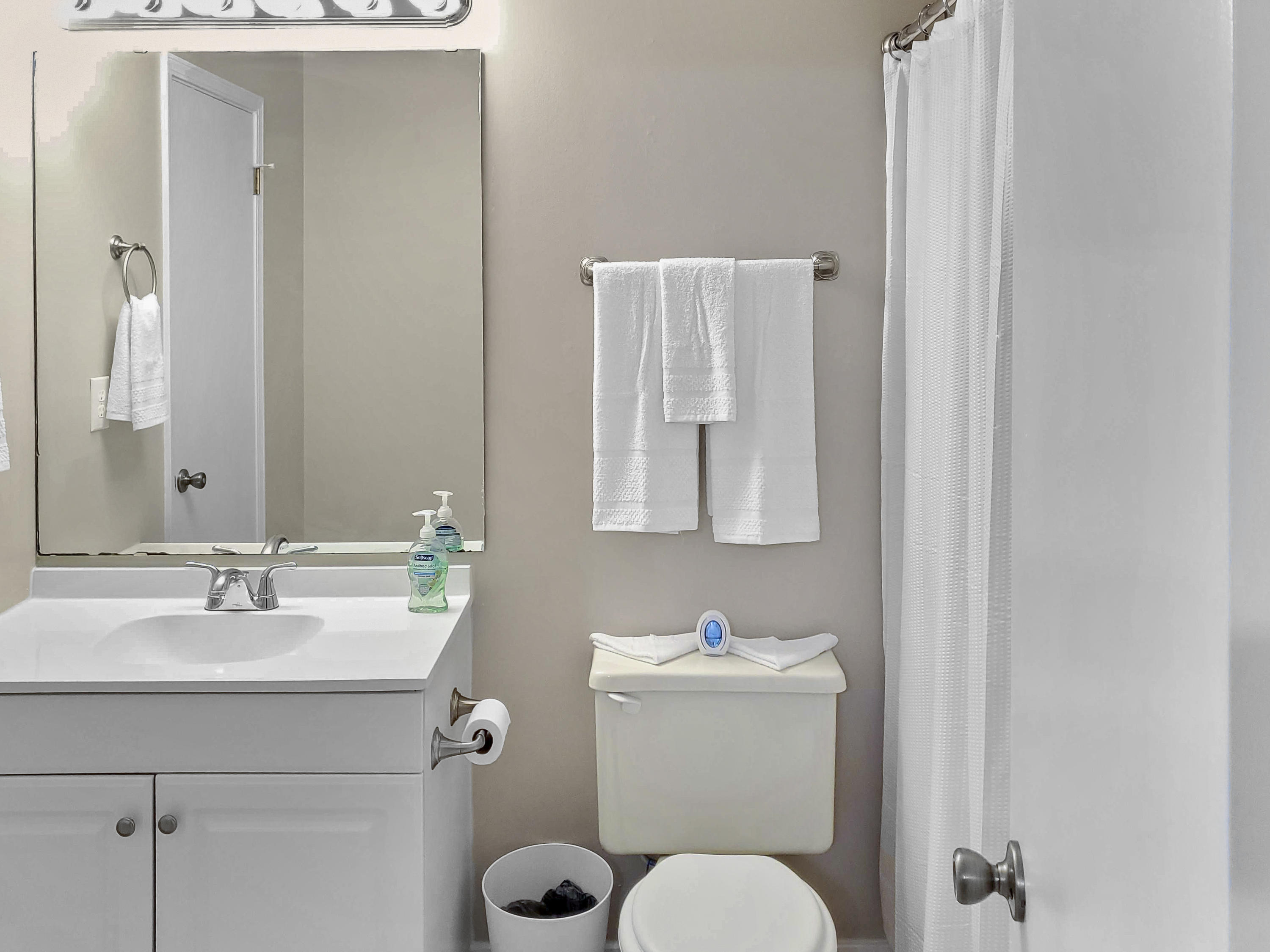 SHOAL CREEK MANOR - Residential