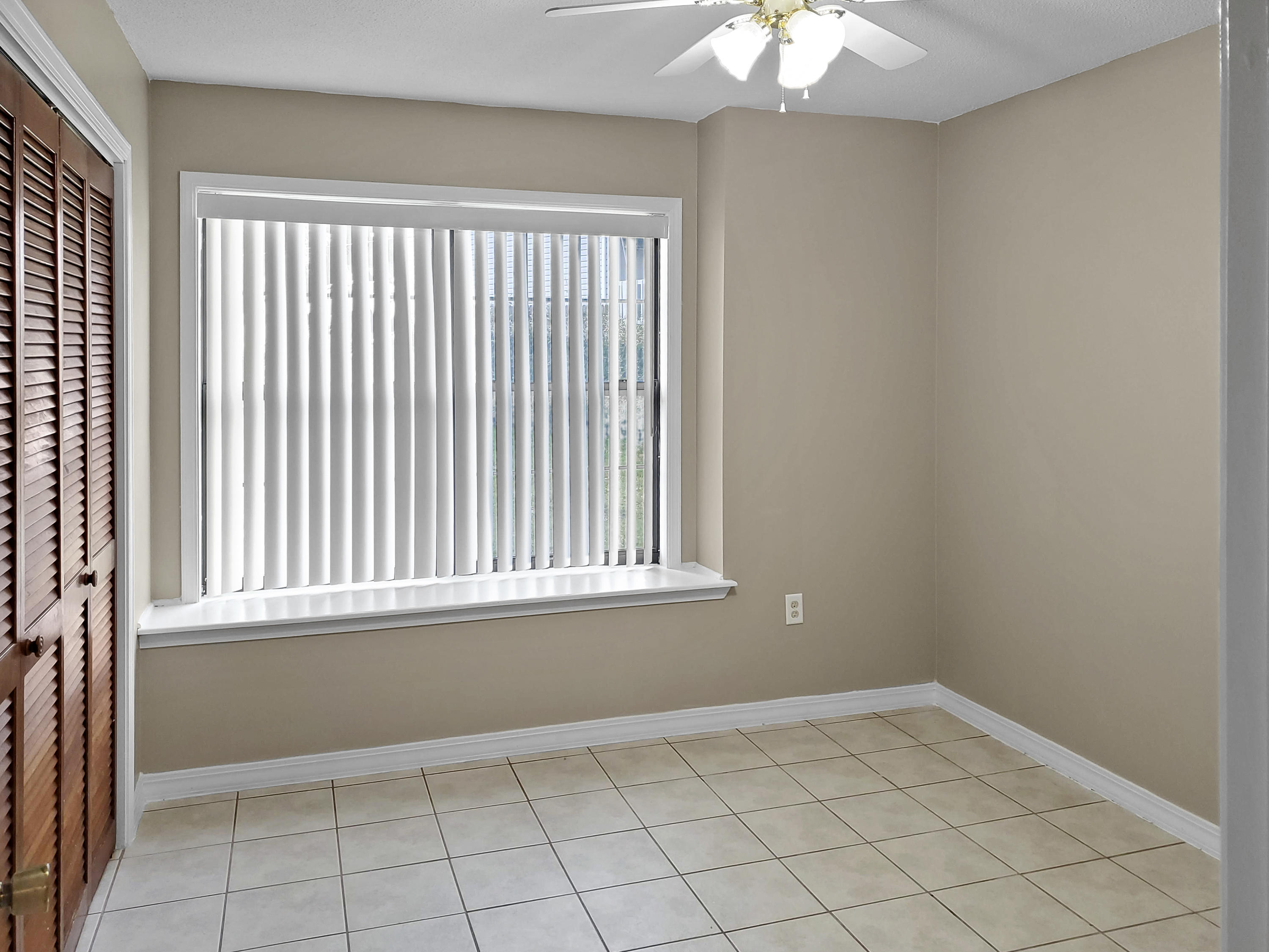 SHOAL CREEK MANOR - Residential