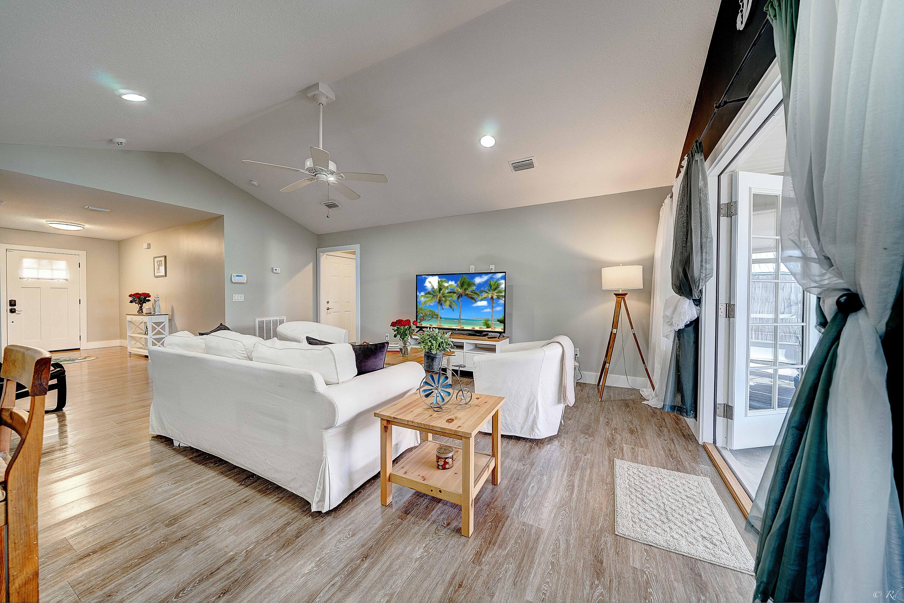 LAGUNA BEACH 7TH ADDN - Residential