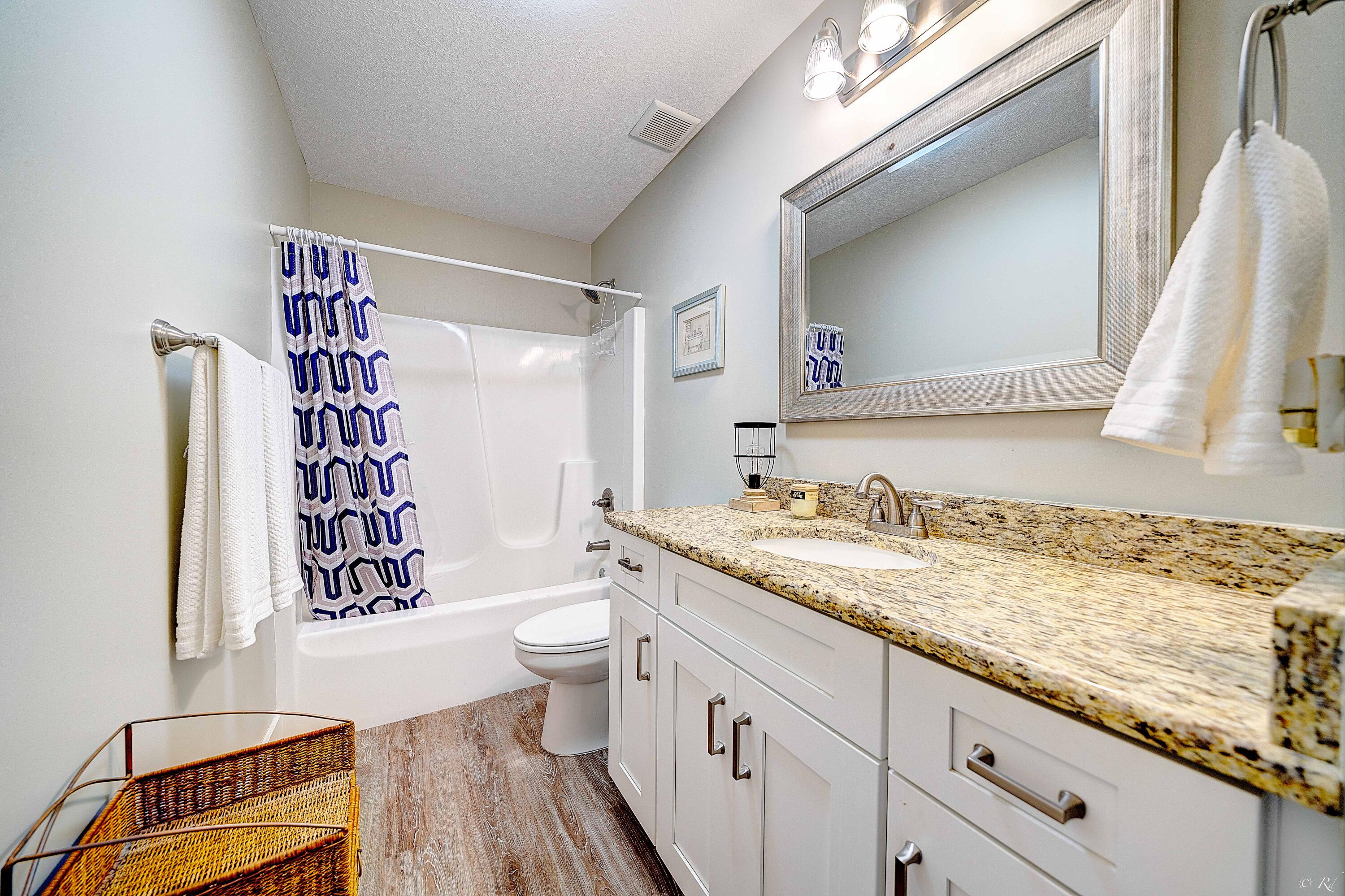 LAGUNA BEACH 7TH ADDN - Residential