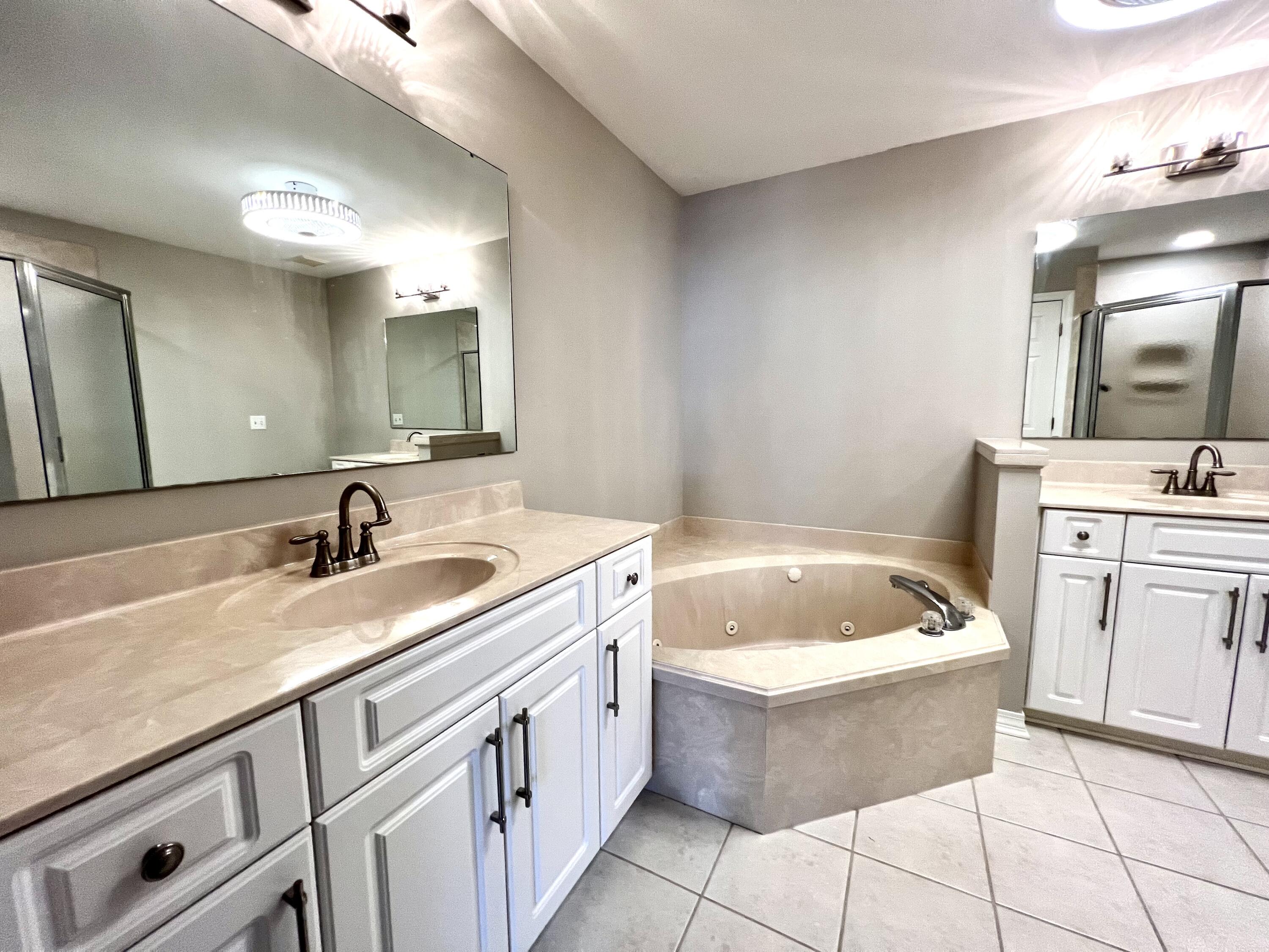 REFLECTIONS AT BLUEWATER BAY T/H - Residential Lease