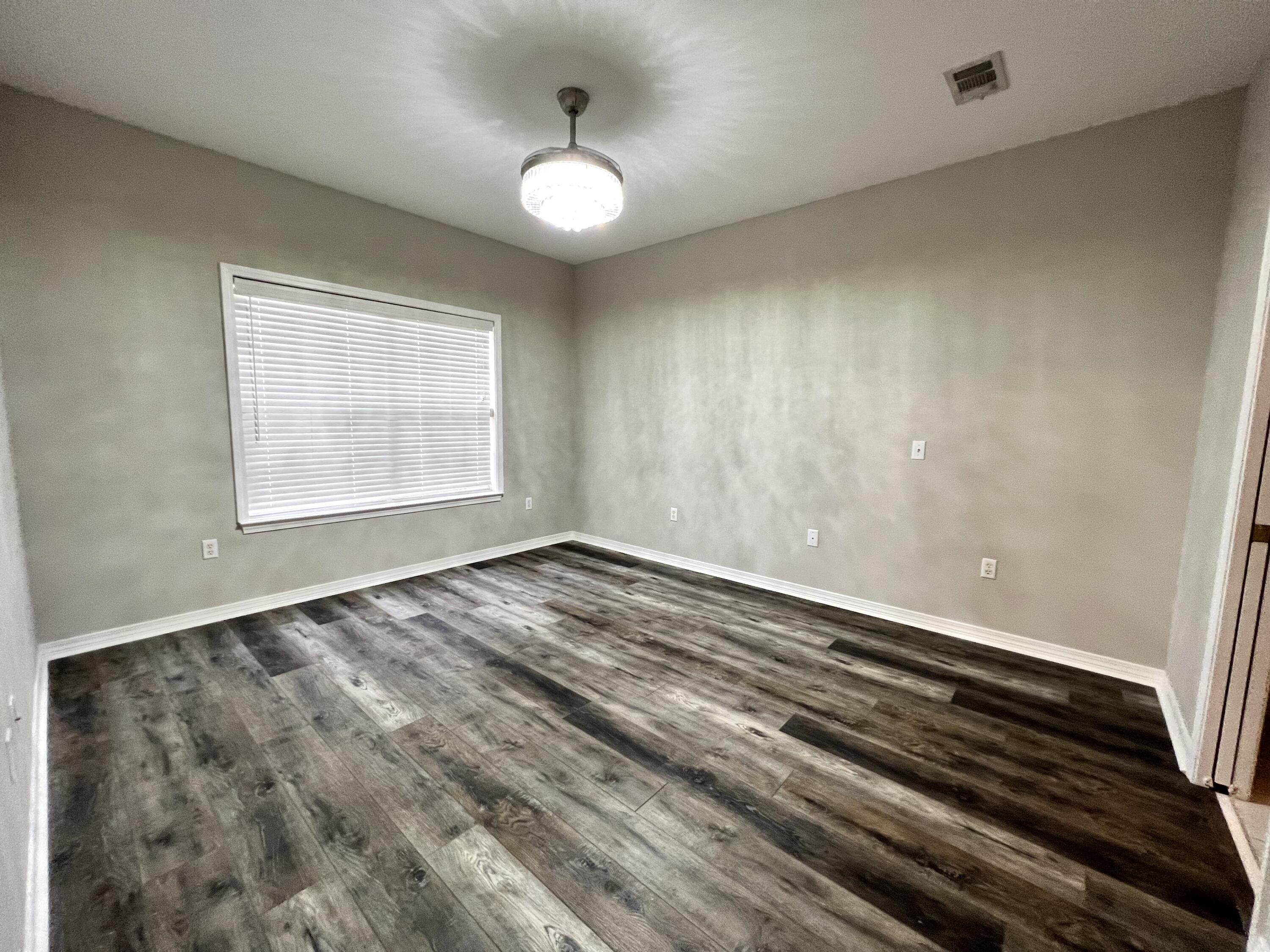 REFLECTIONS AT BLUEWATER BAY T/H - Residential Lease