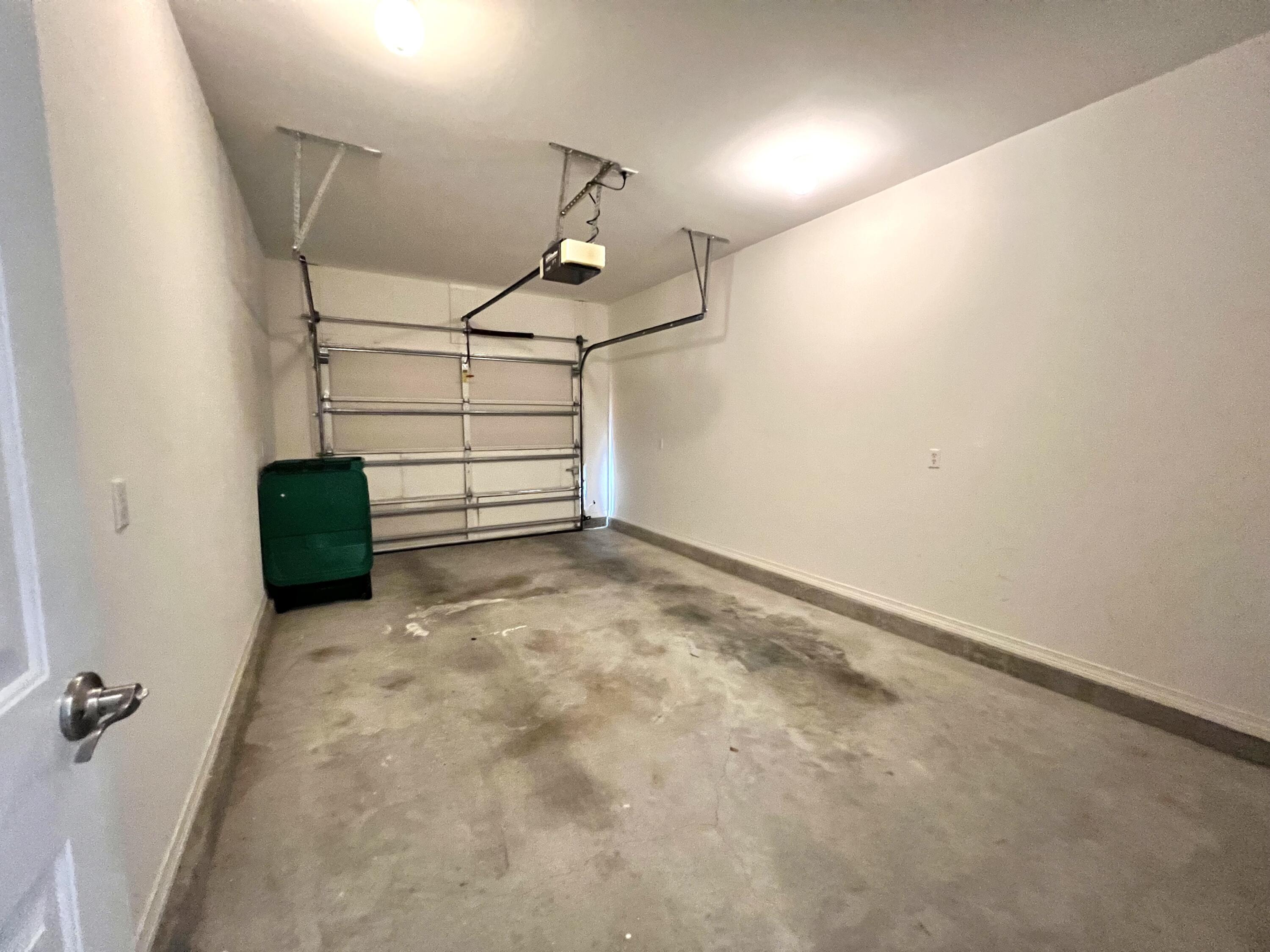 REFLECTIONS AT BLUEWATER BAY T/H - Residential Lease