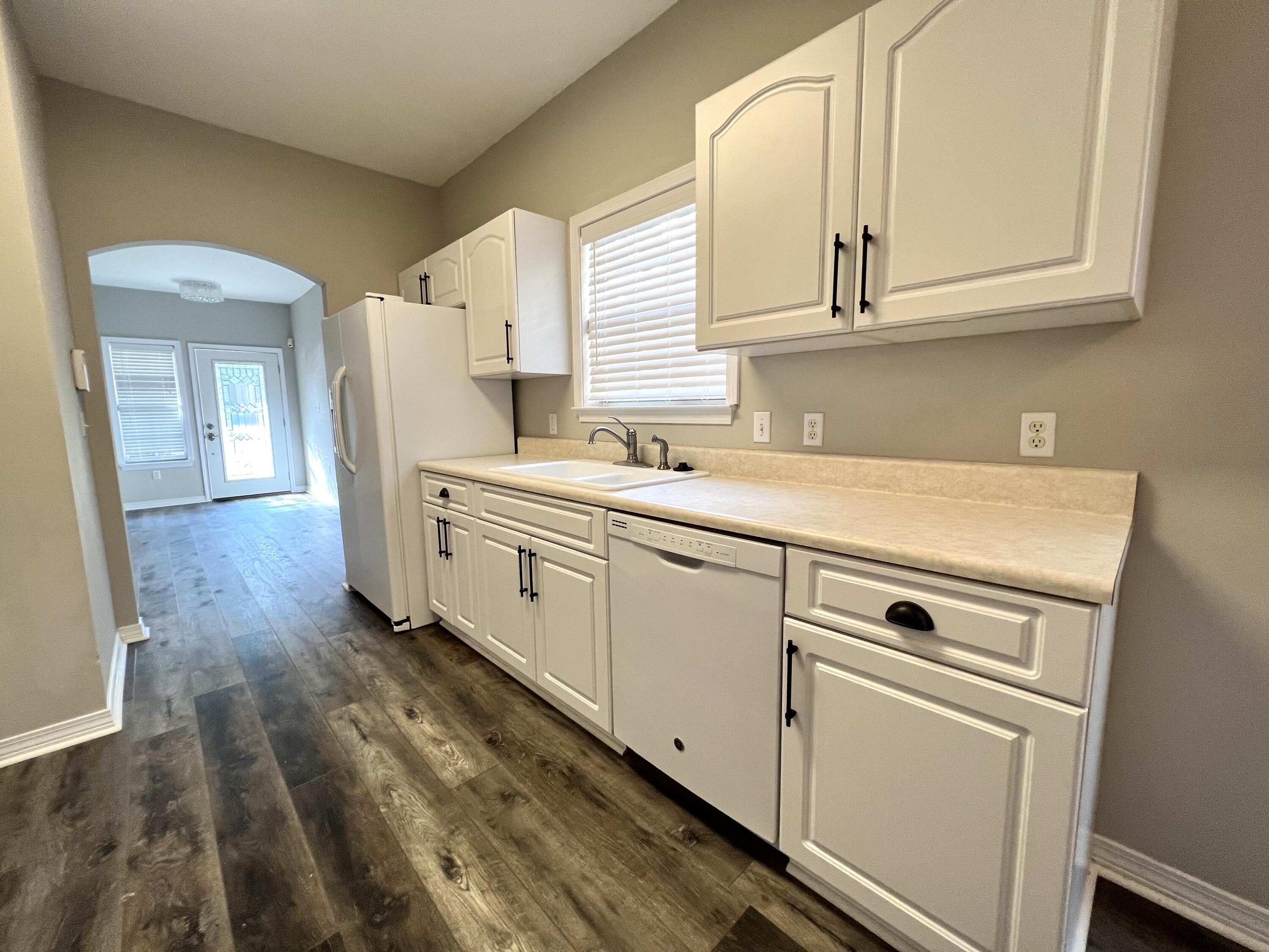 REFLECTIONS AT BLUEWATER BAY T/H - Residential Lease