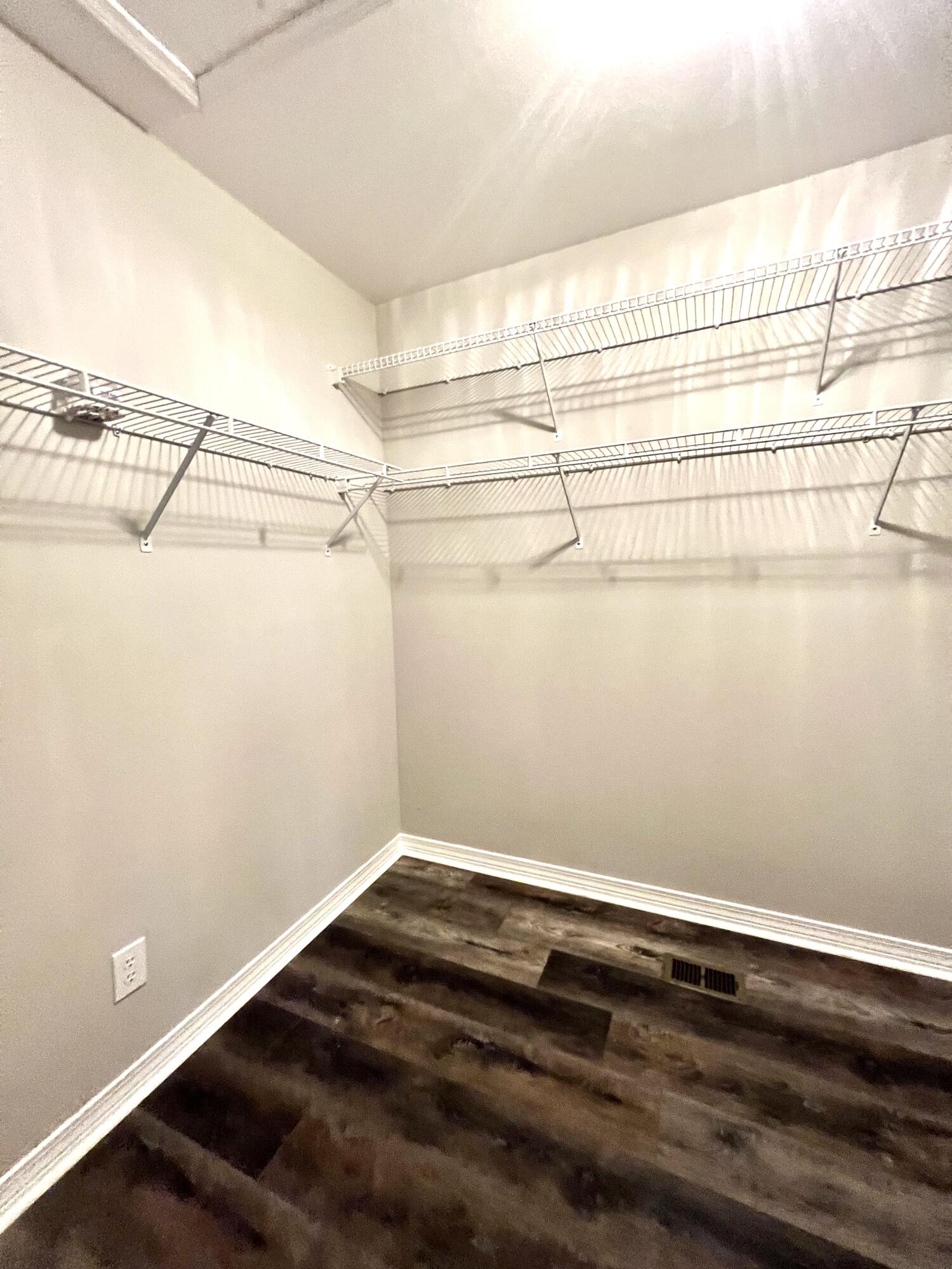 REFLECTIONS AT BLUEWATER BAY T/H - Residential Lease