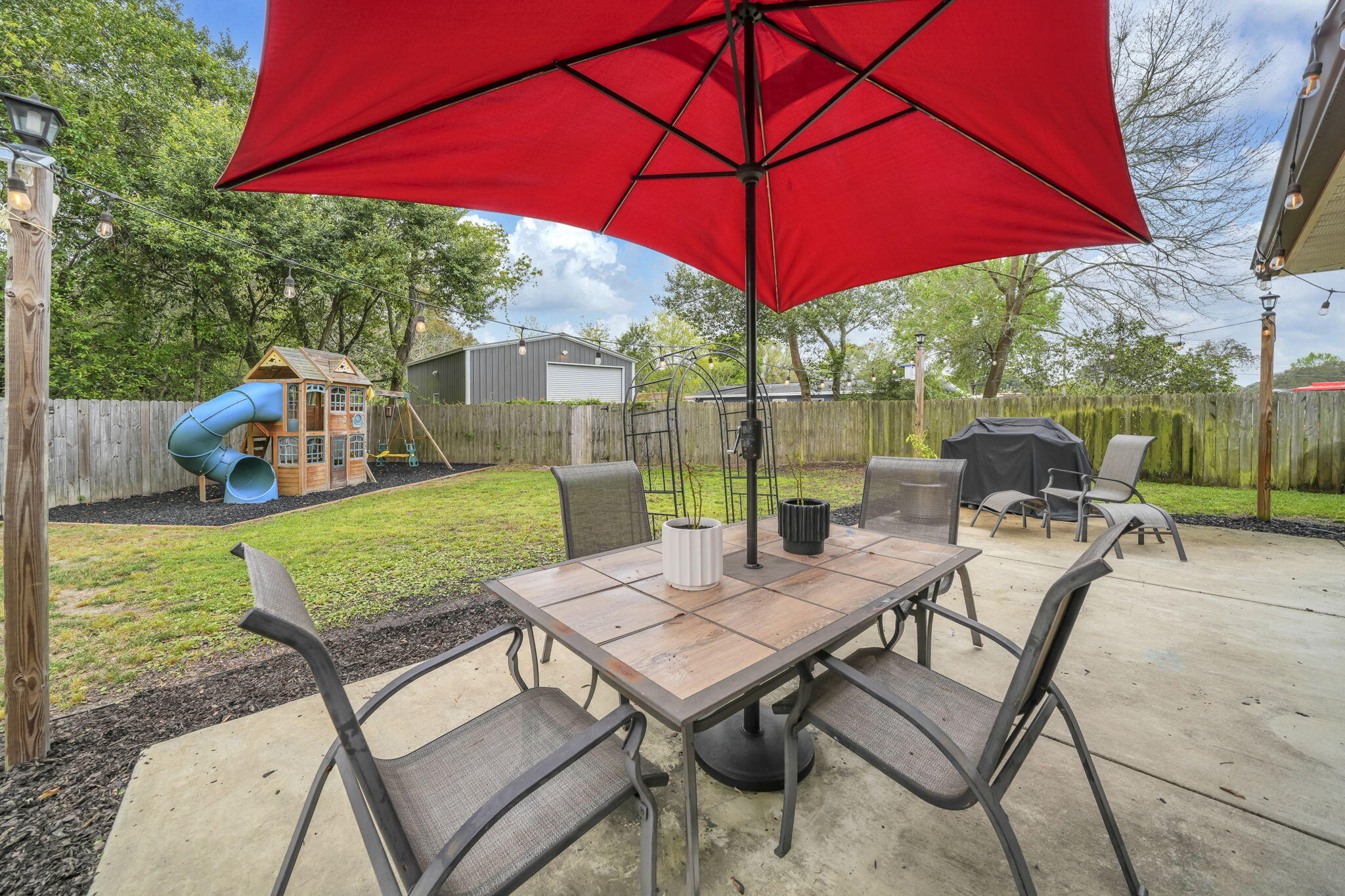 WINTHROP PLACE 1ST ADD LOT 10 BLK C - Residential