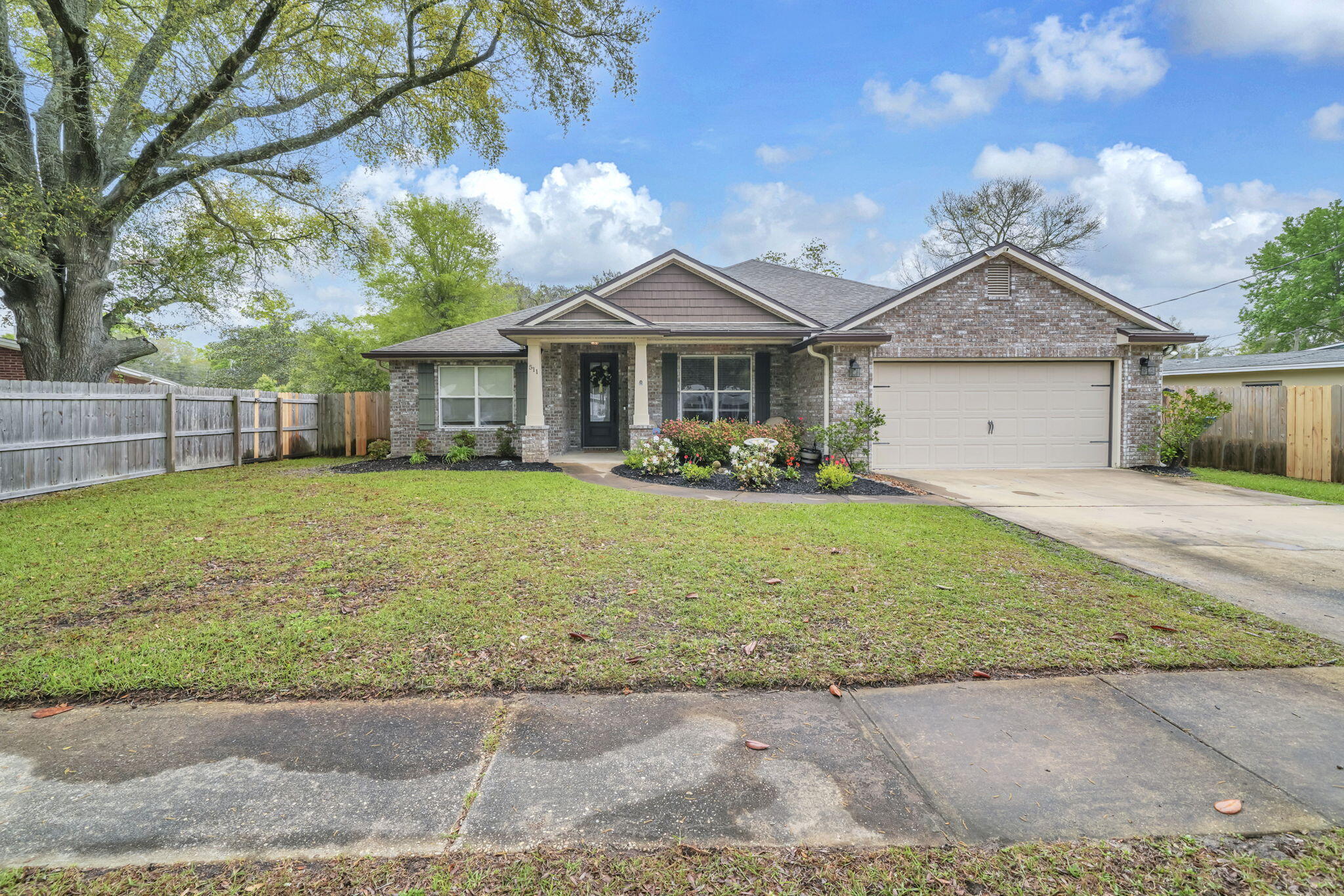 WINTHROP PLACE 1ST ADD LOT 10 BLK C - Residential