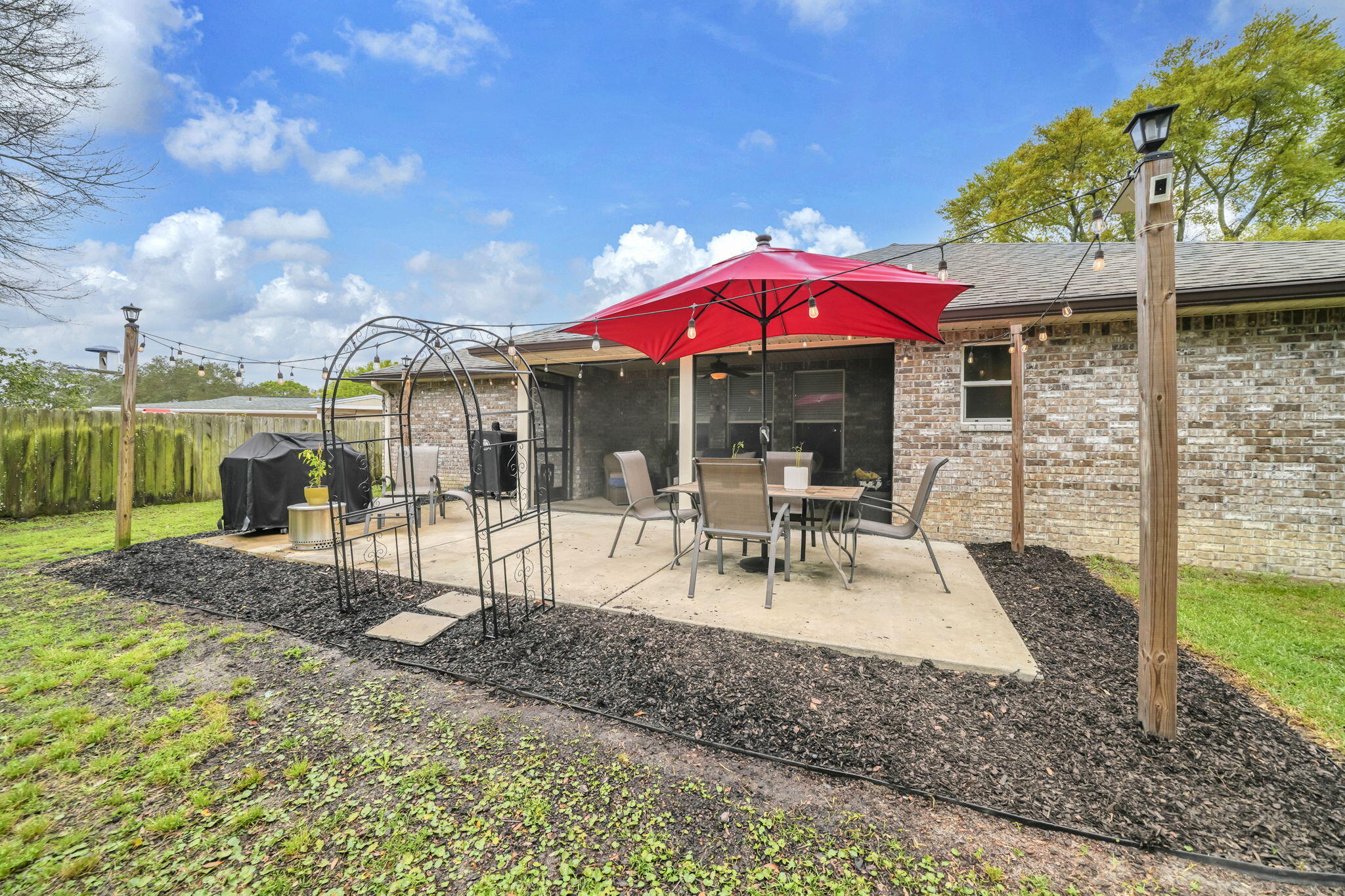 WINTHROP PLACE 1ST ADD LOT 10 BLK C - Residential