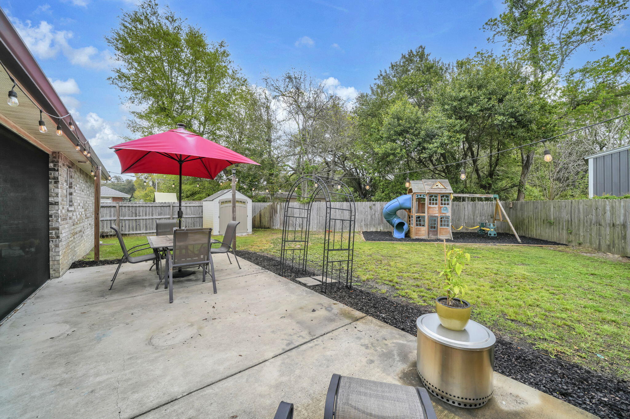 WINTHROP PLACE 1ST ADD LOT 10 BLK C - Residential