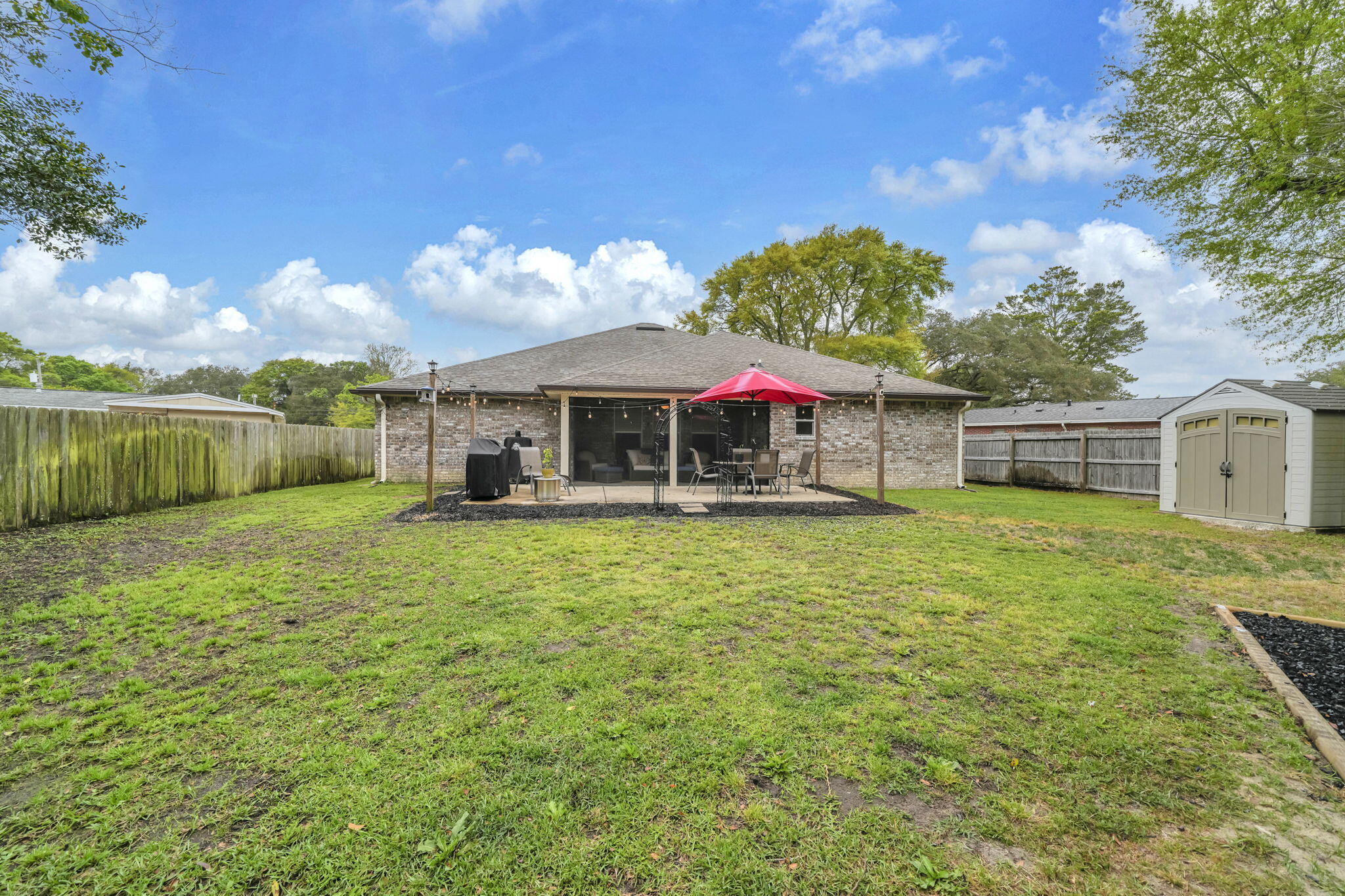 WINTHROP PLACE 1ST ADD LOT 10 BLK C - Residential