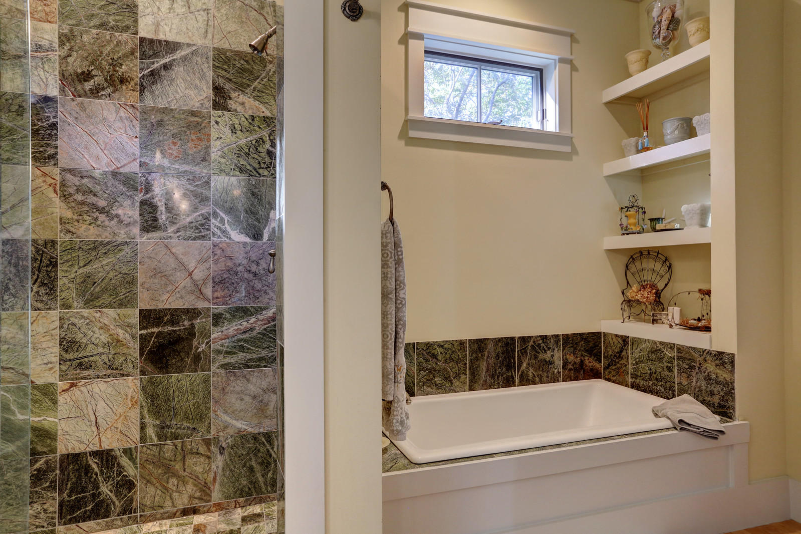 BAY MAGNOLIA - Residential