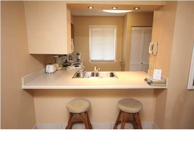 ISLANDER CONDO PH I - Residential