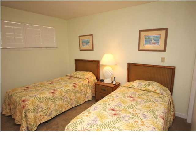 ISLANDER CONDO PH I - Residential