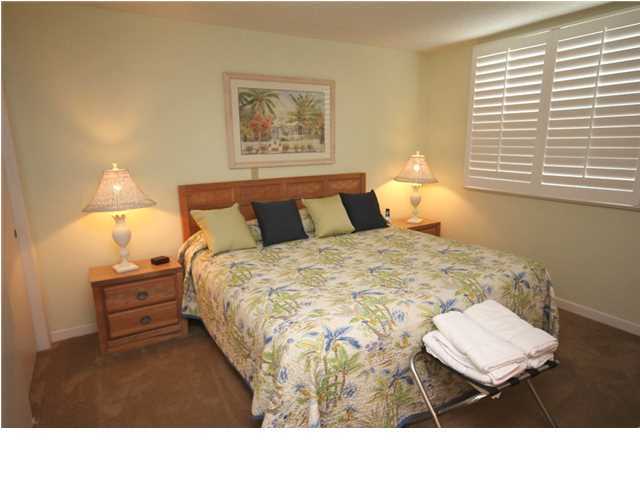 ISLANDER CONDO PH I - Residential