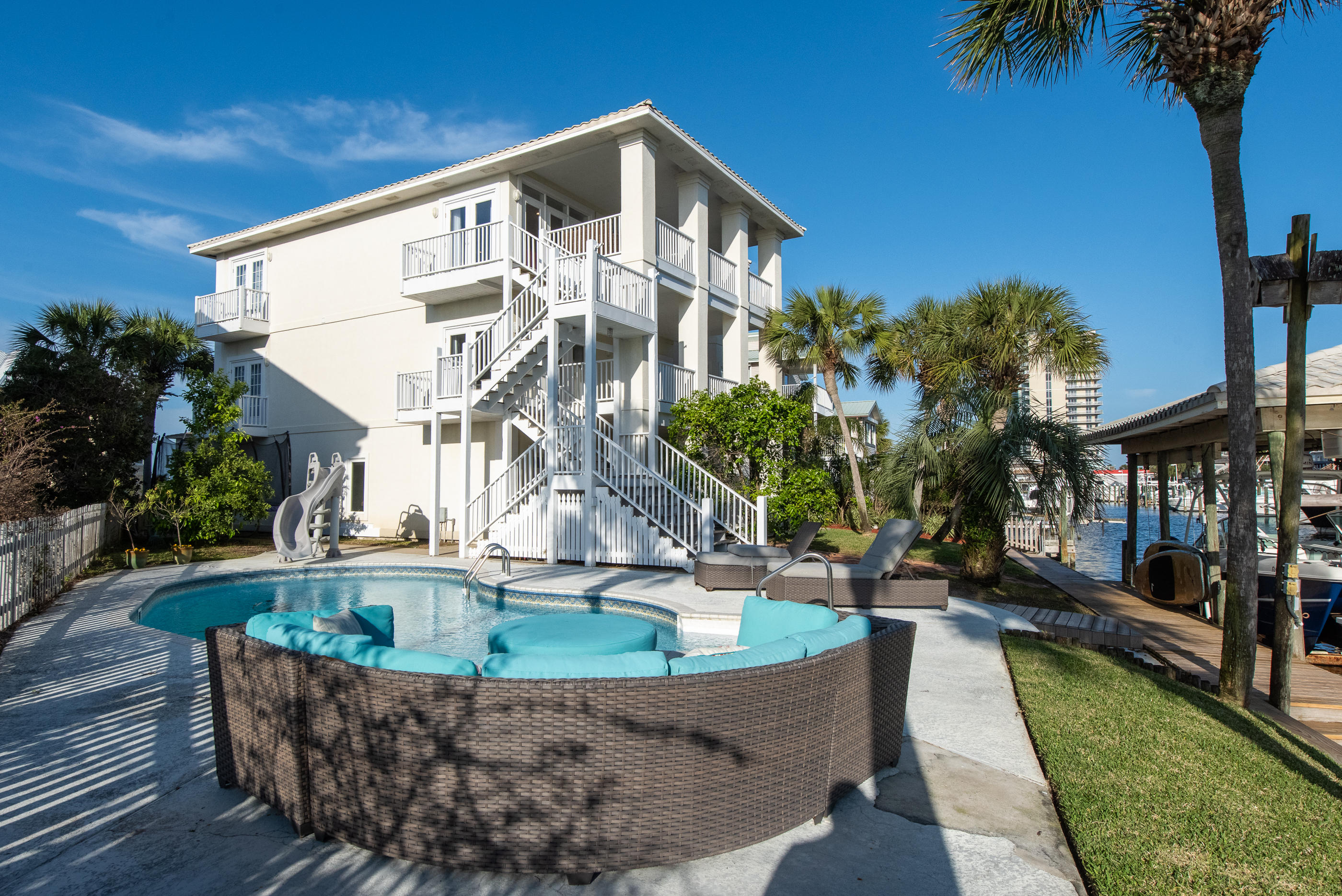 LAFITTE COVE - Residential