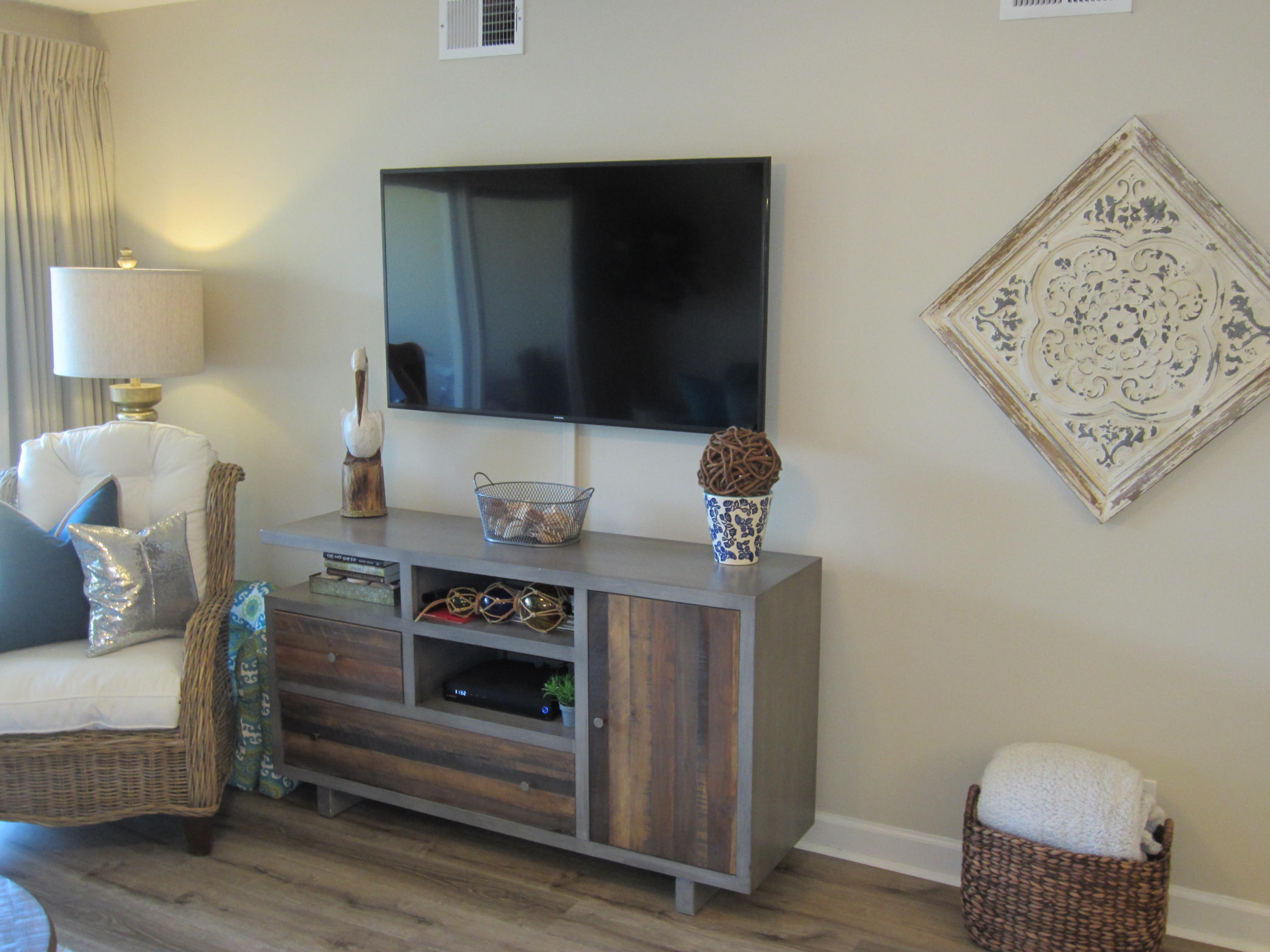 MARAVILLA CONDO 1 - Residential