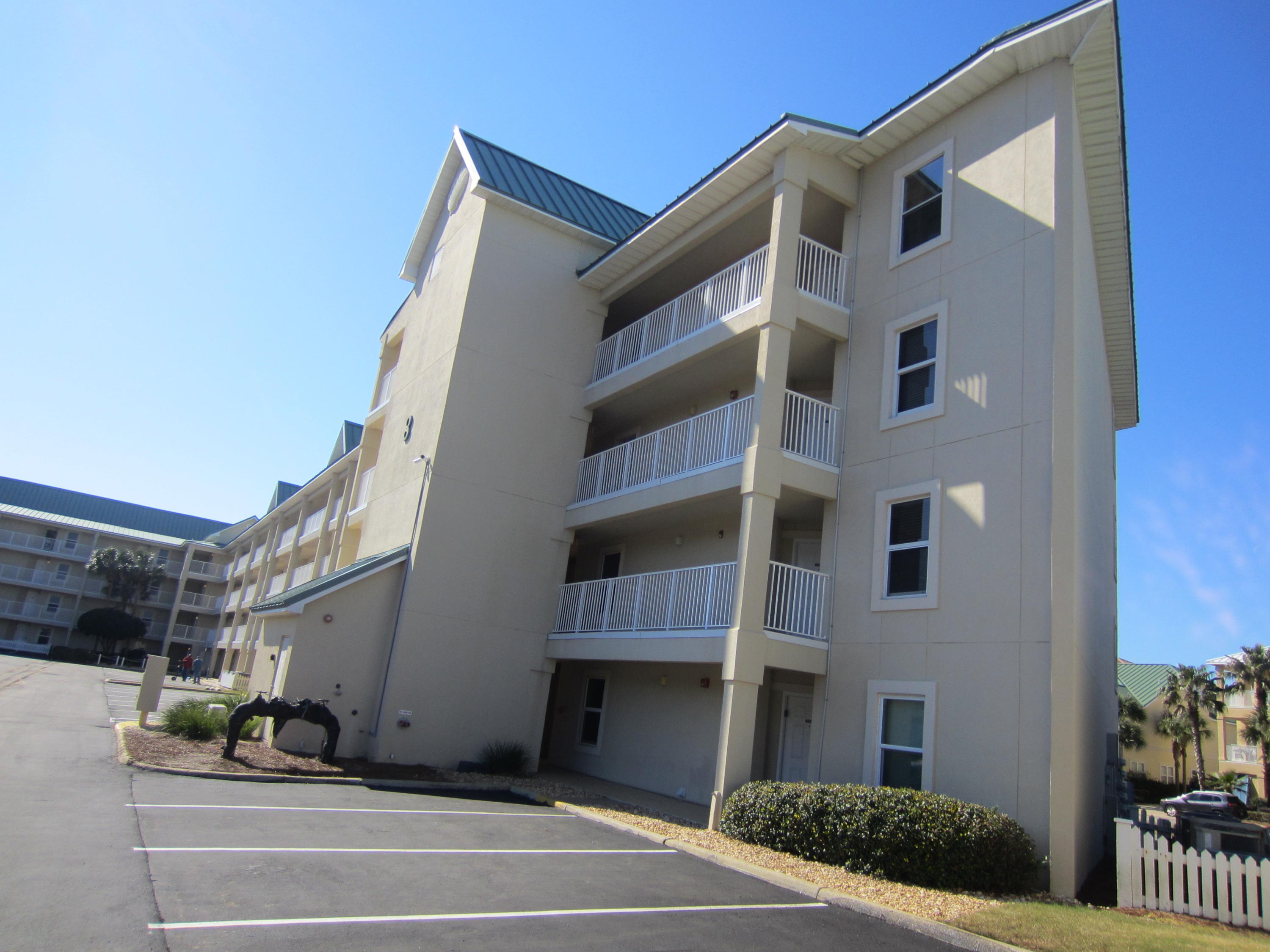 MARAVILLA CONDO 1 - Residential