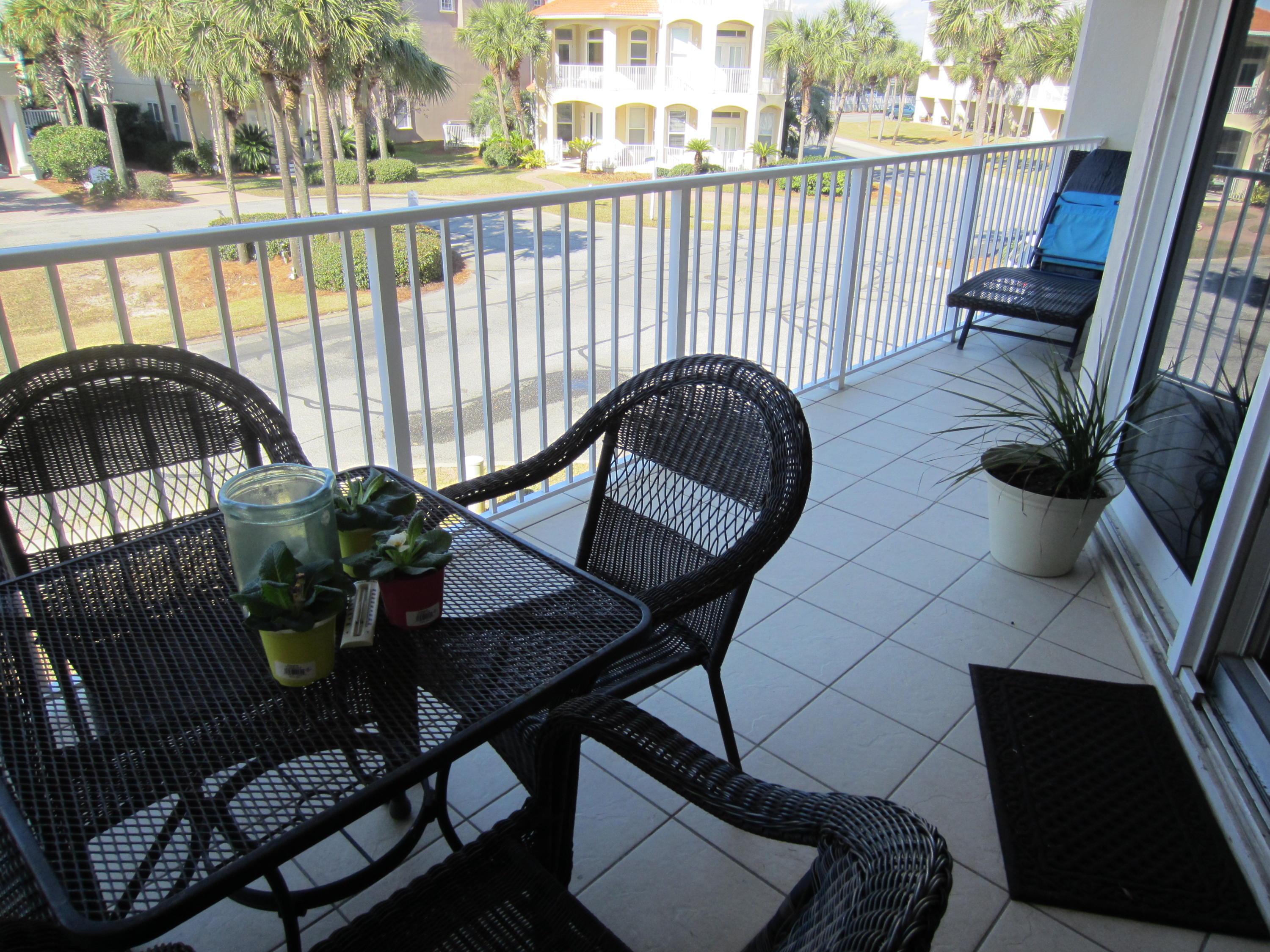 MARAVILLA CONDO 1 - Residential