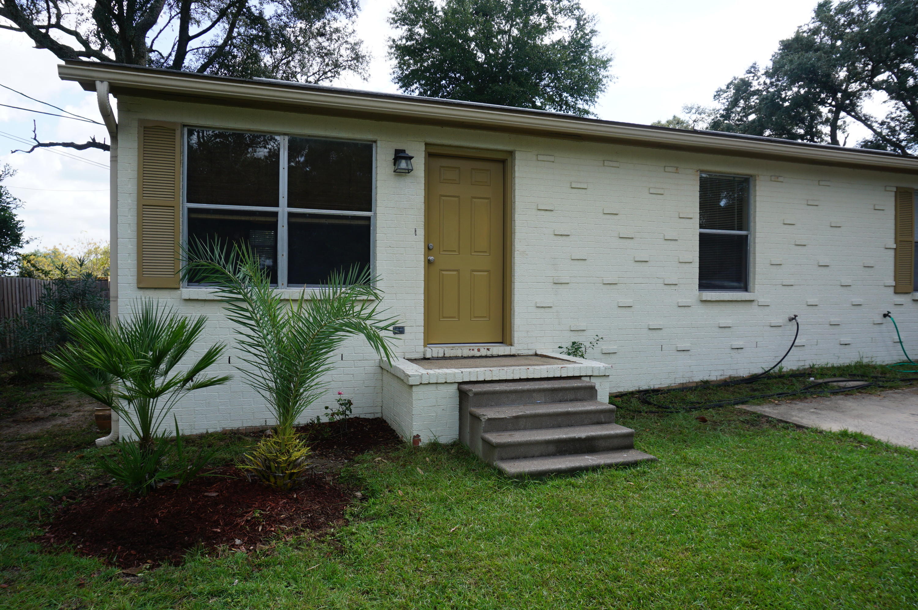 Available 10/11. Newly renovated 2 bedroom/ 1 bathroom duplex in the heart of Niceville. Neutral paint, neutral tile, open layout. New appliances and includes washer and dryer. This property will not last long on the market. No Smoking and not pets allowed.
