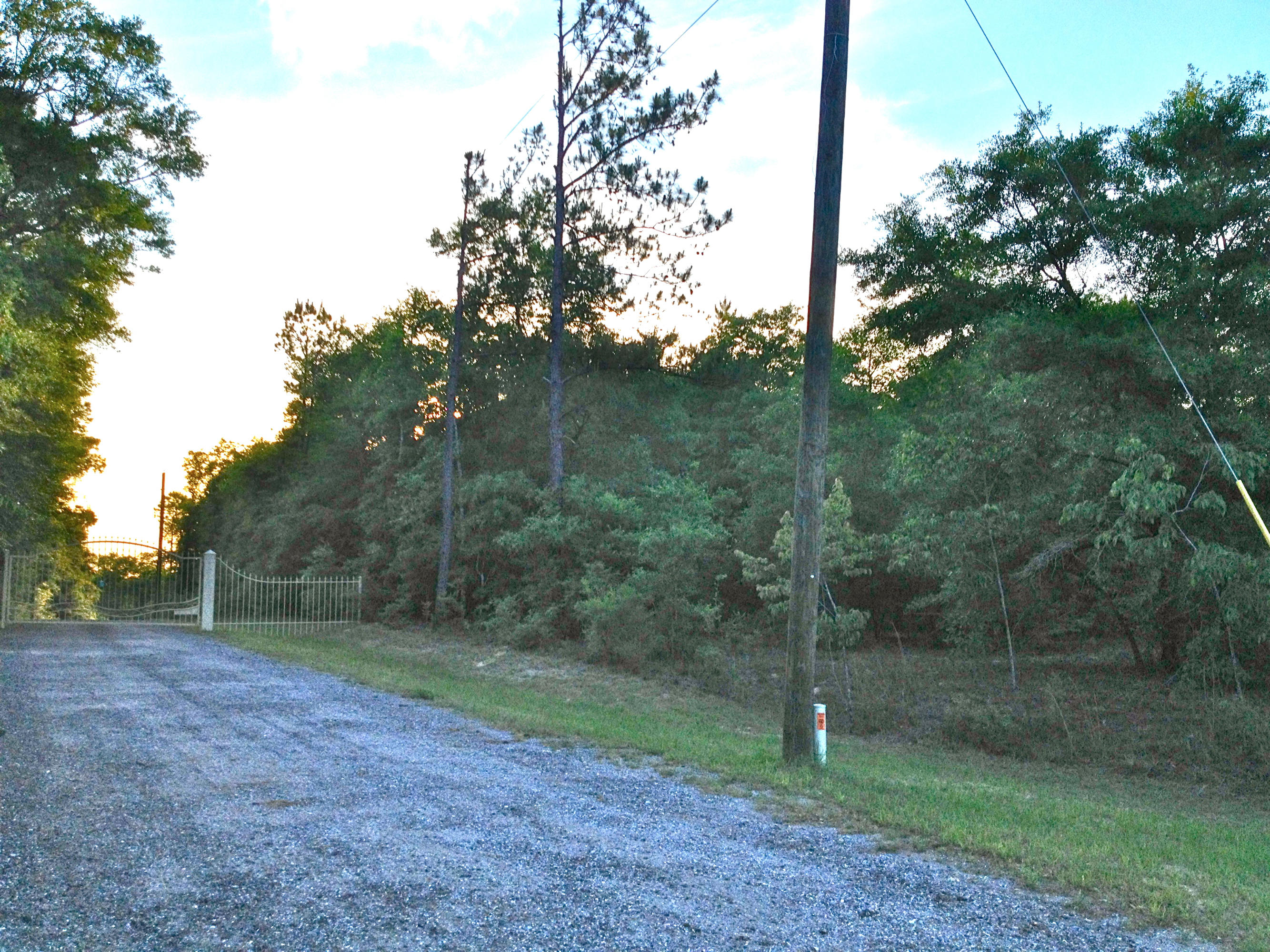 METES & BOUNDS - Land