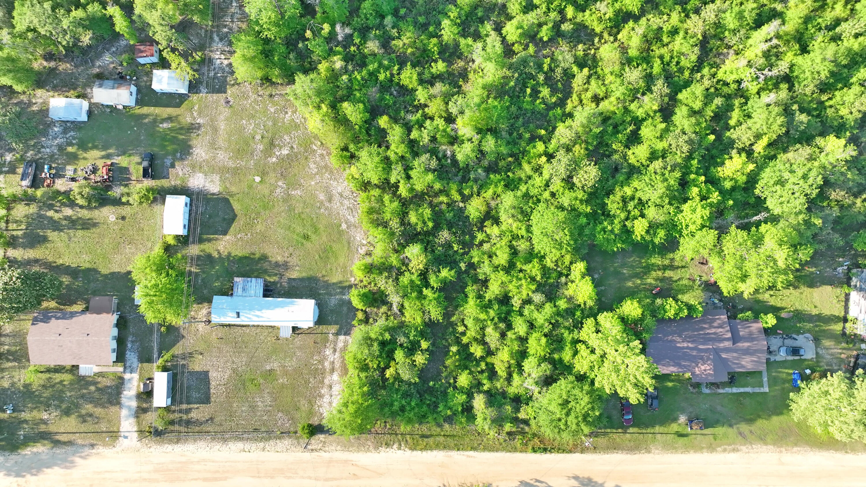 NO RECORDED SUBDIVISION - Land