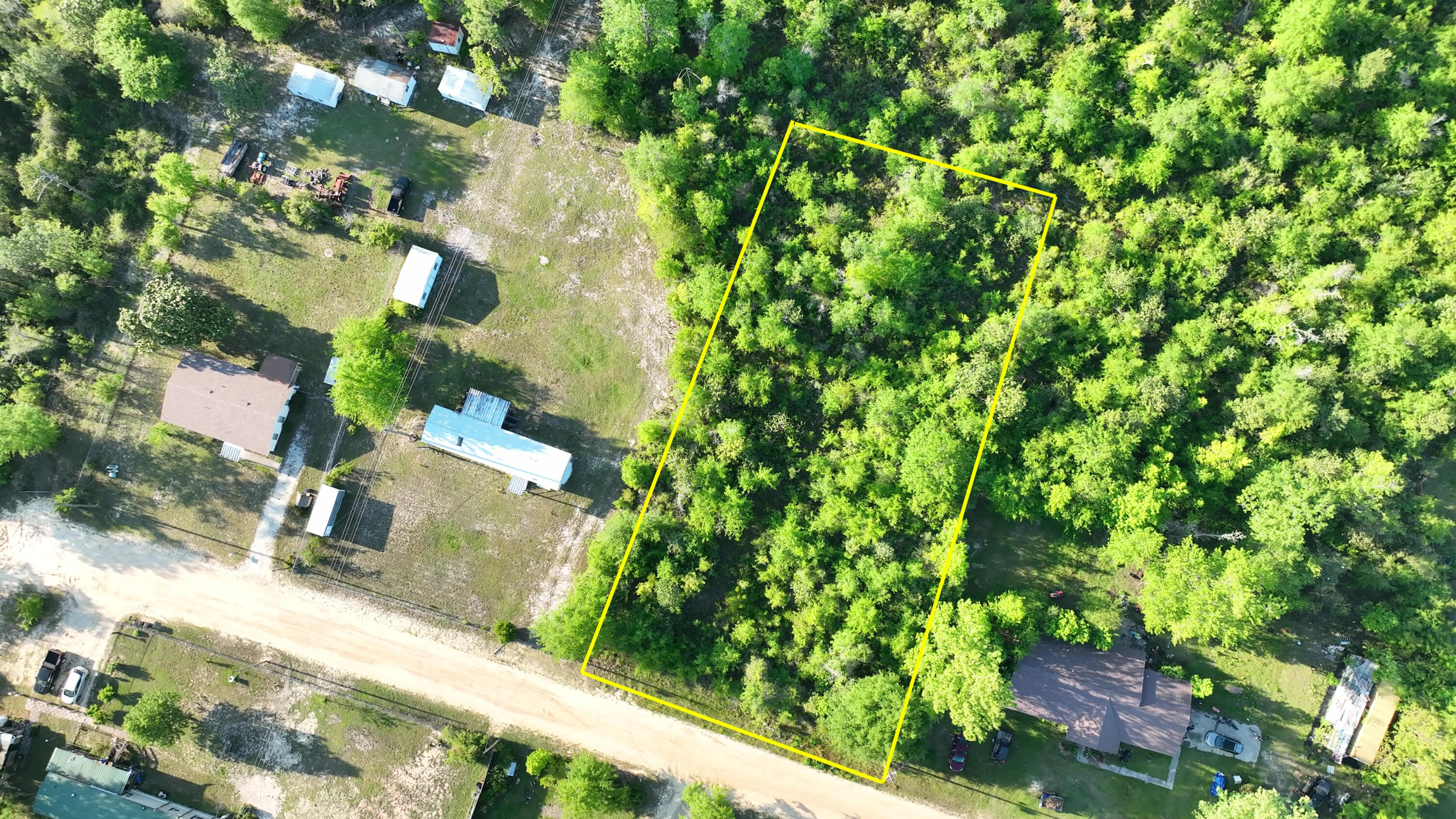 NO RECORDED SUBDIVISION - Land