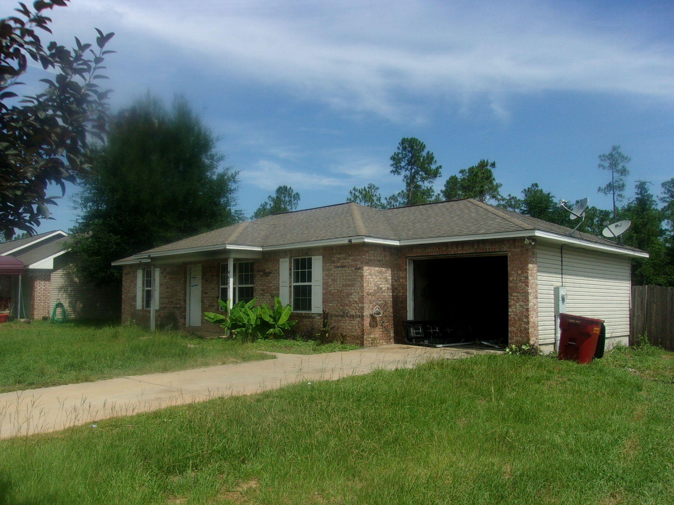 THE PINES - Residential