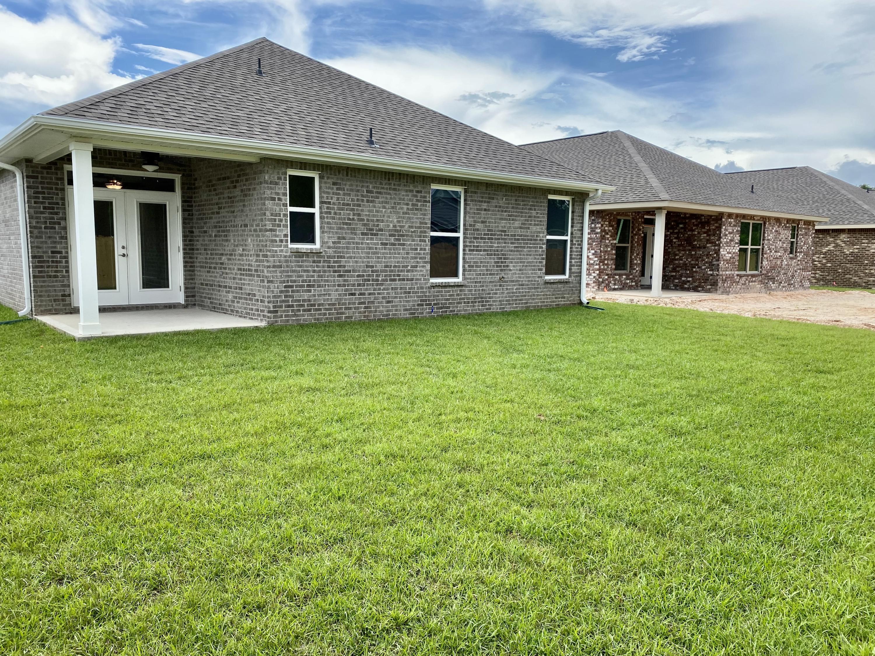 MCKENZIE MEADOWS - Residential