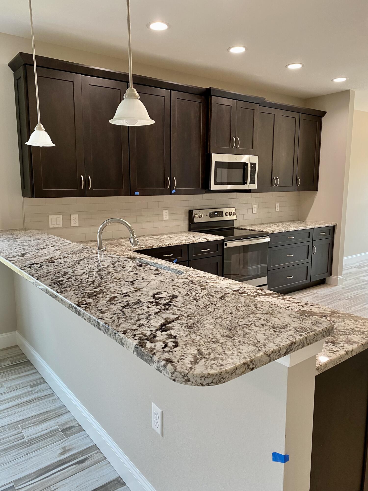 MCKENZIE MEADOWS - Residential