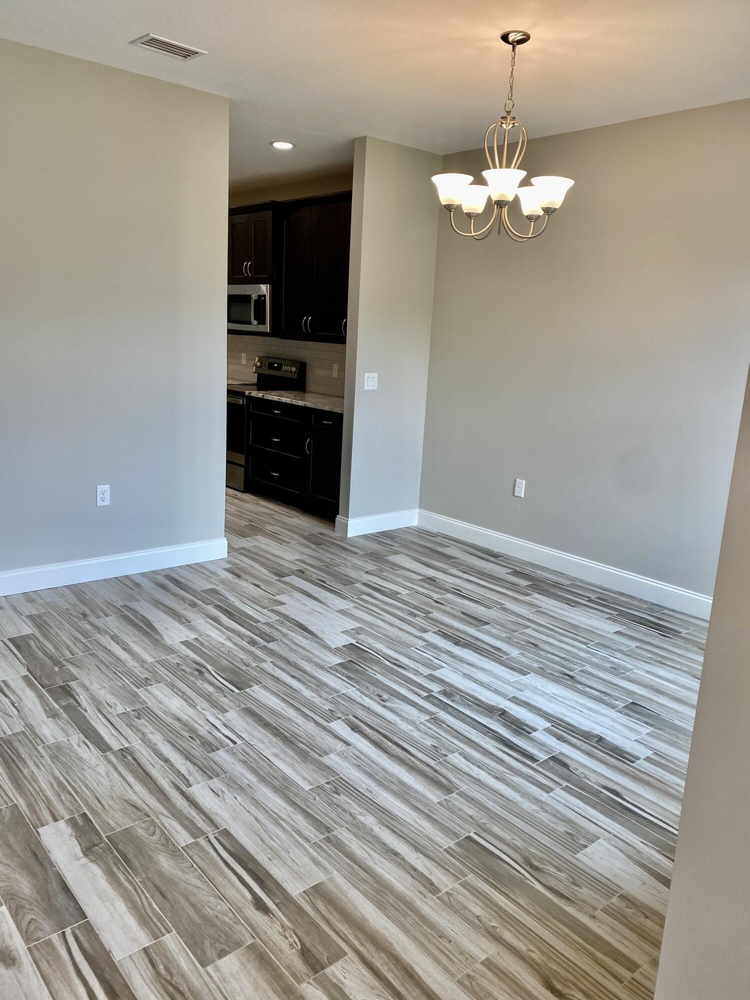 MCKENZIE MEADOWS - Residential